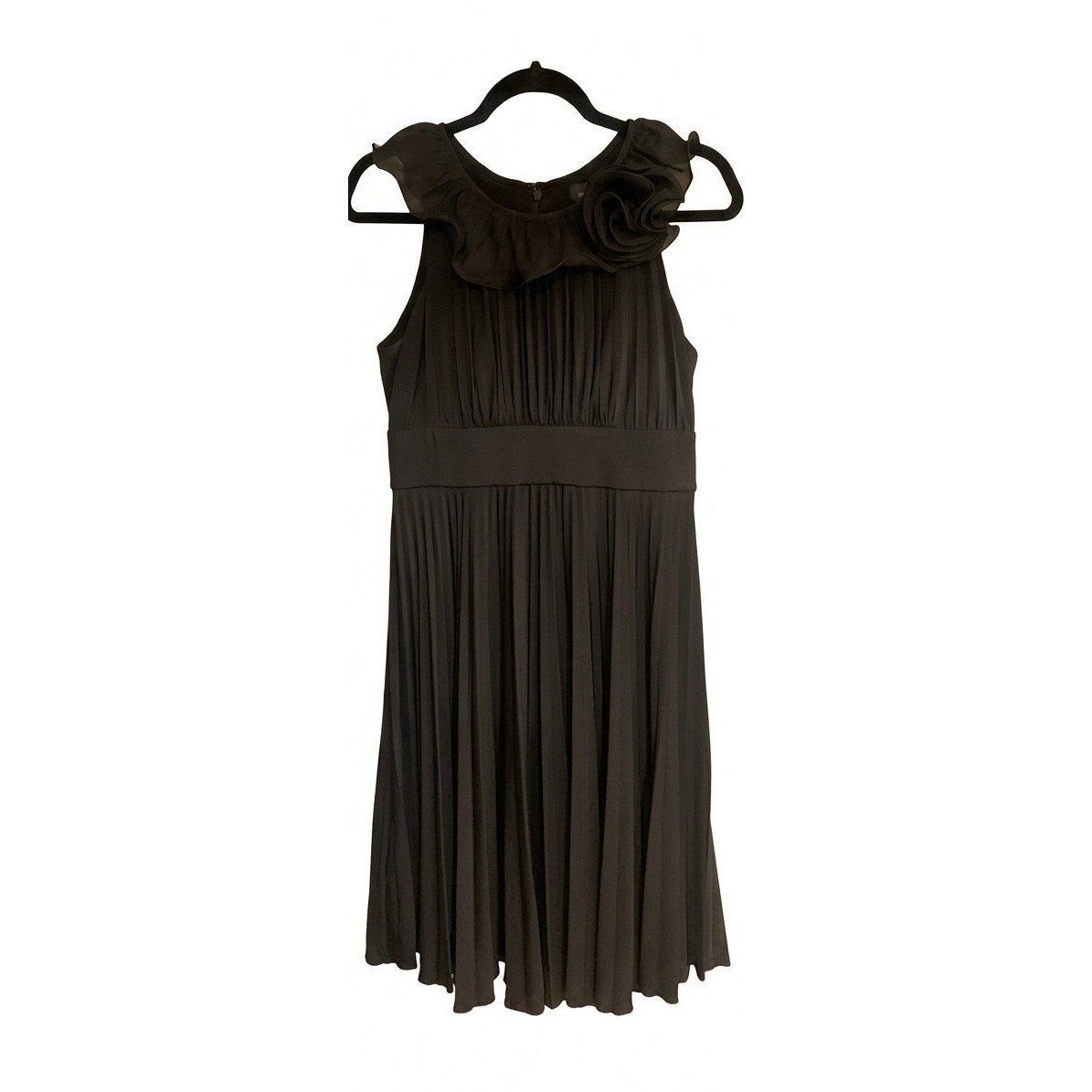 Max and Cleo Black Pleated Ruffle Neck Cocktail Dress DVM6H285 Sz 4