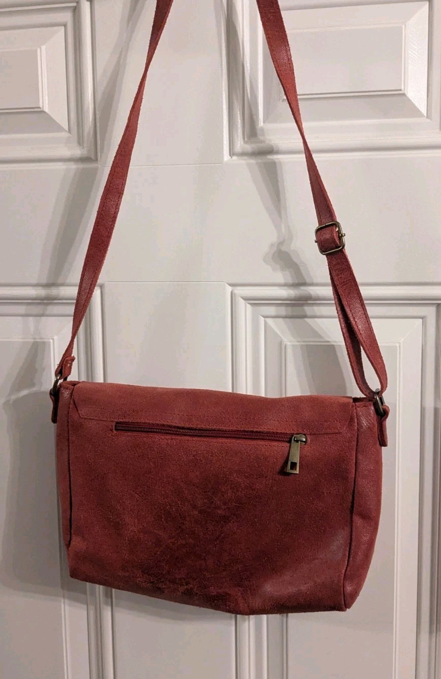 NWOT Vera Pelle Saddle Purse Red Leather Crossbody Snap Closure