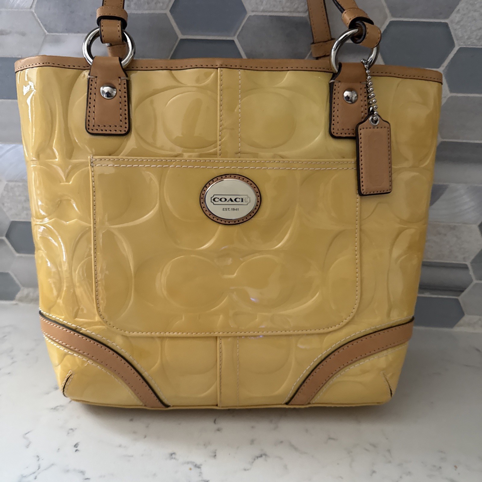 VTG Coach Peyton F22322 Patent Leather Embossed Tote Yellow Tan Trim Bag Wallet