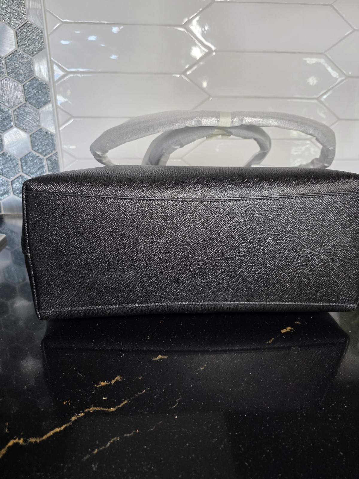 Coach Large Gallery Crossgrain Leather Tote for Women – Black (F79608)