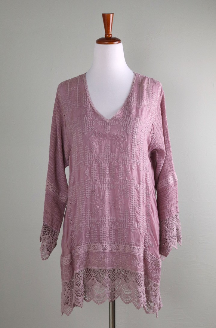 JOHNNY WAS $298 Mauve Embroidered Eyelet V-Neck Lace Blouse Top Size Small