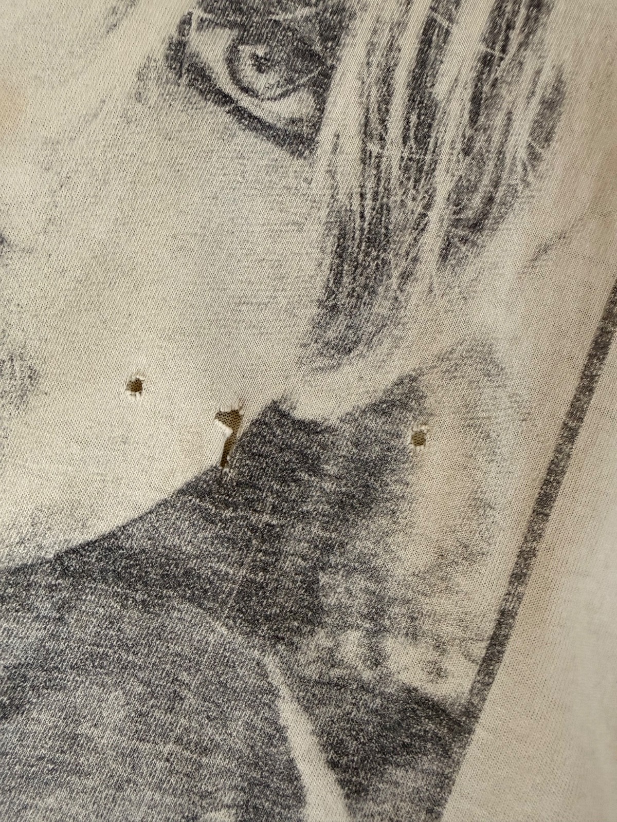 Kurt Cobain Memorial White 1994 Vintage T-Shirt – Nirvana – Giant – Thrashed