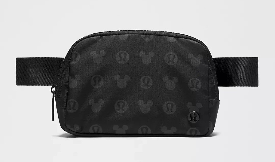 NWT ❤️LULULEMON DISNEY EVERYWHERE BELT BAG 1L CLASSIC BLACK MICKEY ❤️ RETIRED
