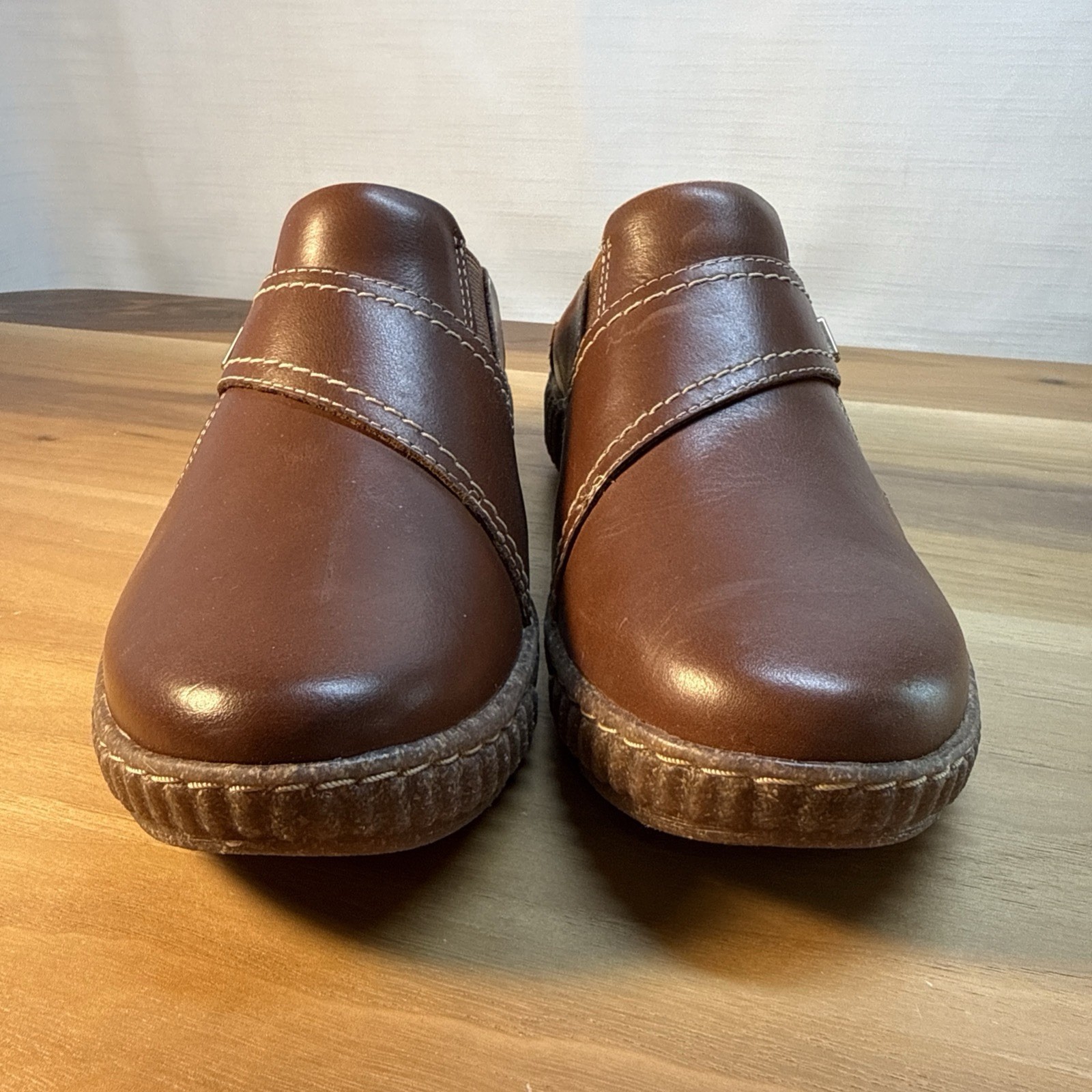 Clarks Women’s Caroline Bay Leather Clogs Mules Shoes size 8.5 Brown Comfort