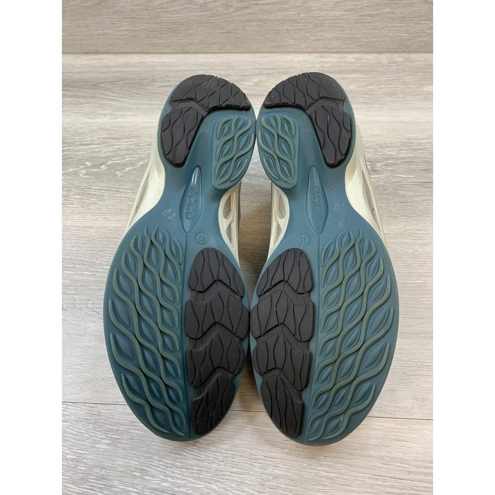 ECCO Performance Biom Men’s Sneakers Gray Teal 9 Mesh Athletic Walking Shoes