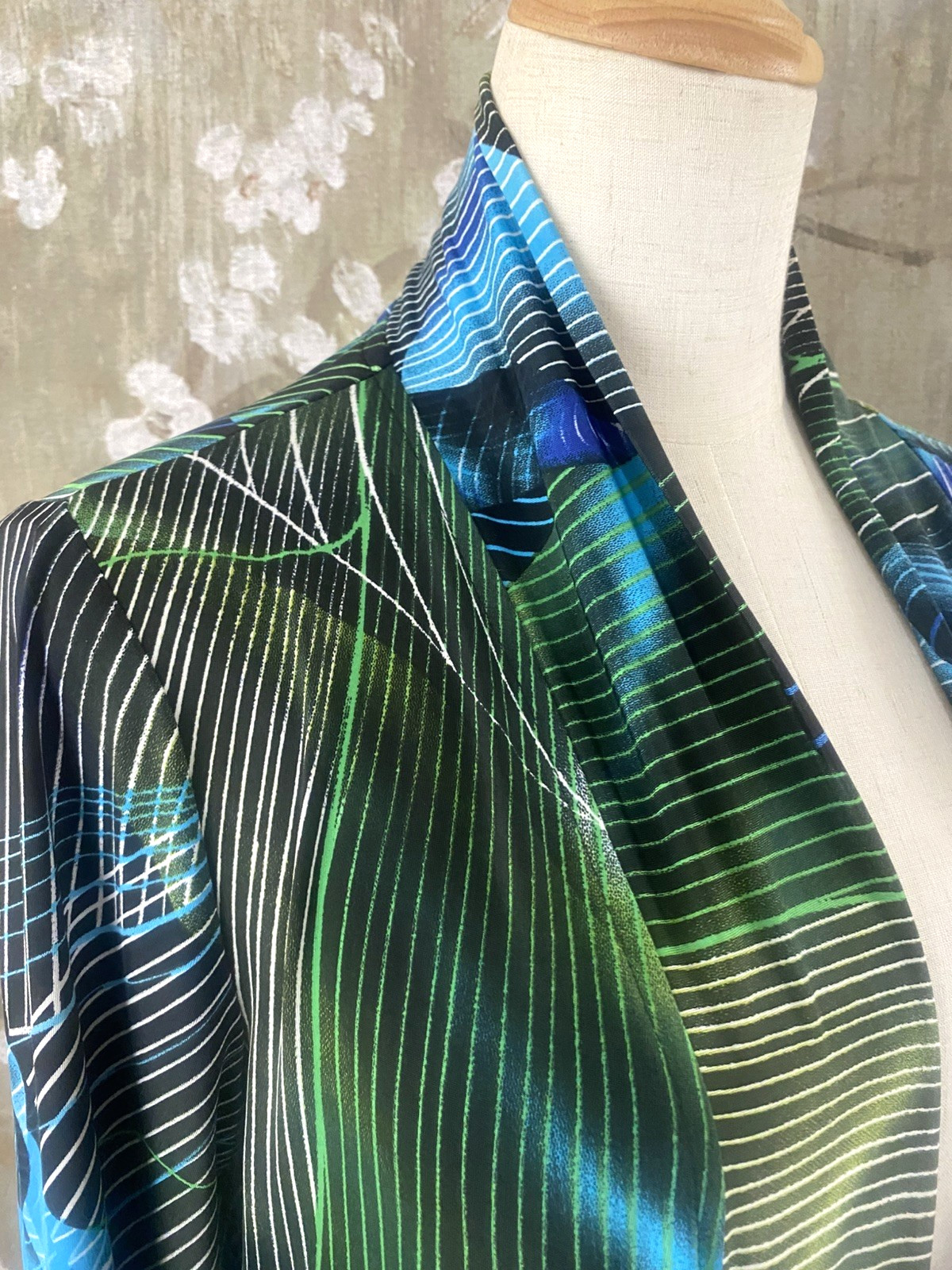 FRANK LYMAN DESIGN Blue Black Artsy Open Front Sharkbite Cardigan Sweater Top 12