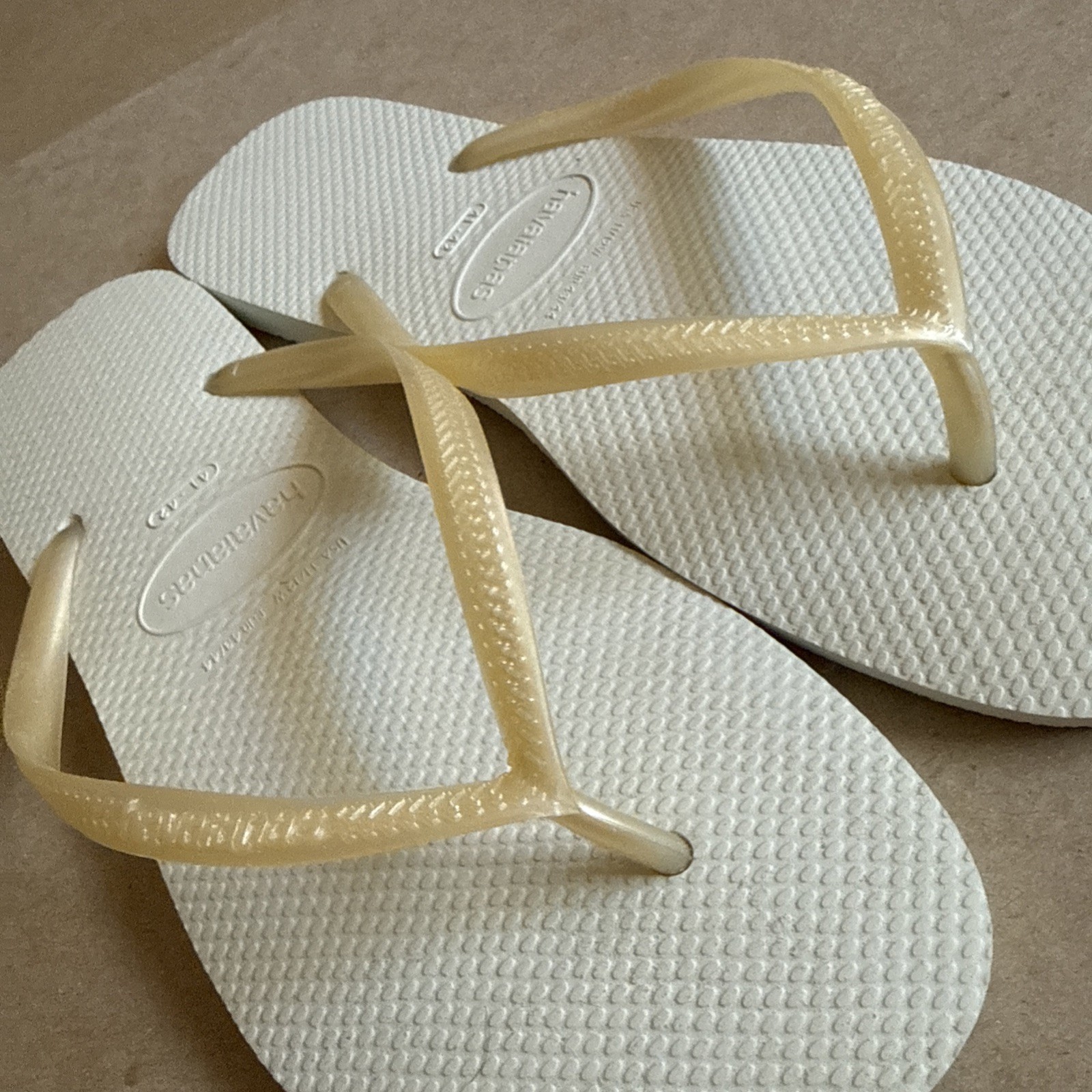 Havaianas Slim White Pearlized Straps 41/42 – New