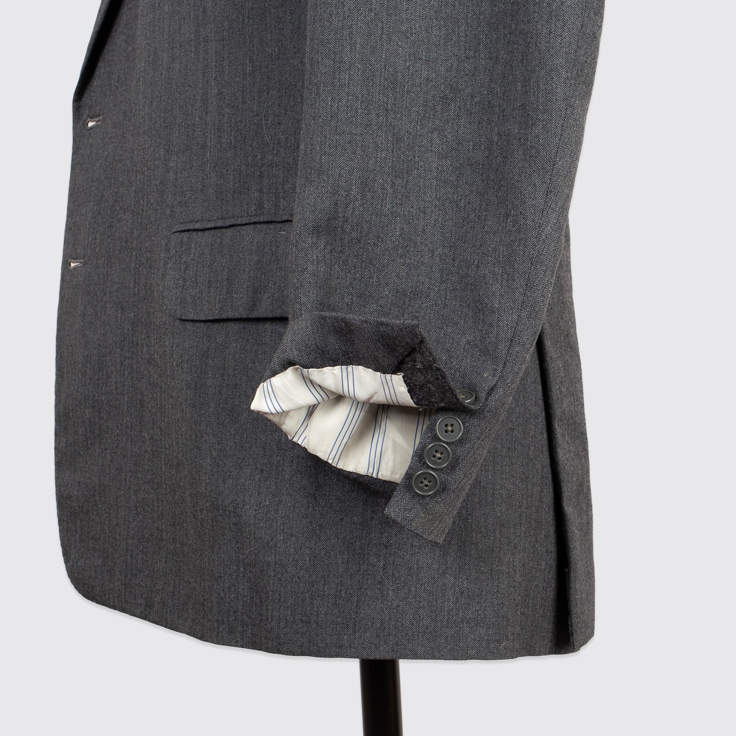 Anderson & Sheppard Suit Size 44L Gray Herringbone Wool Vintage Made in England