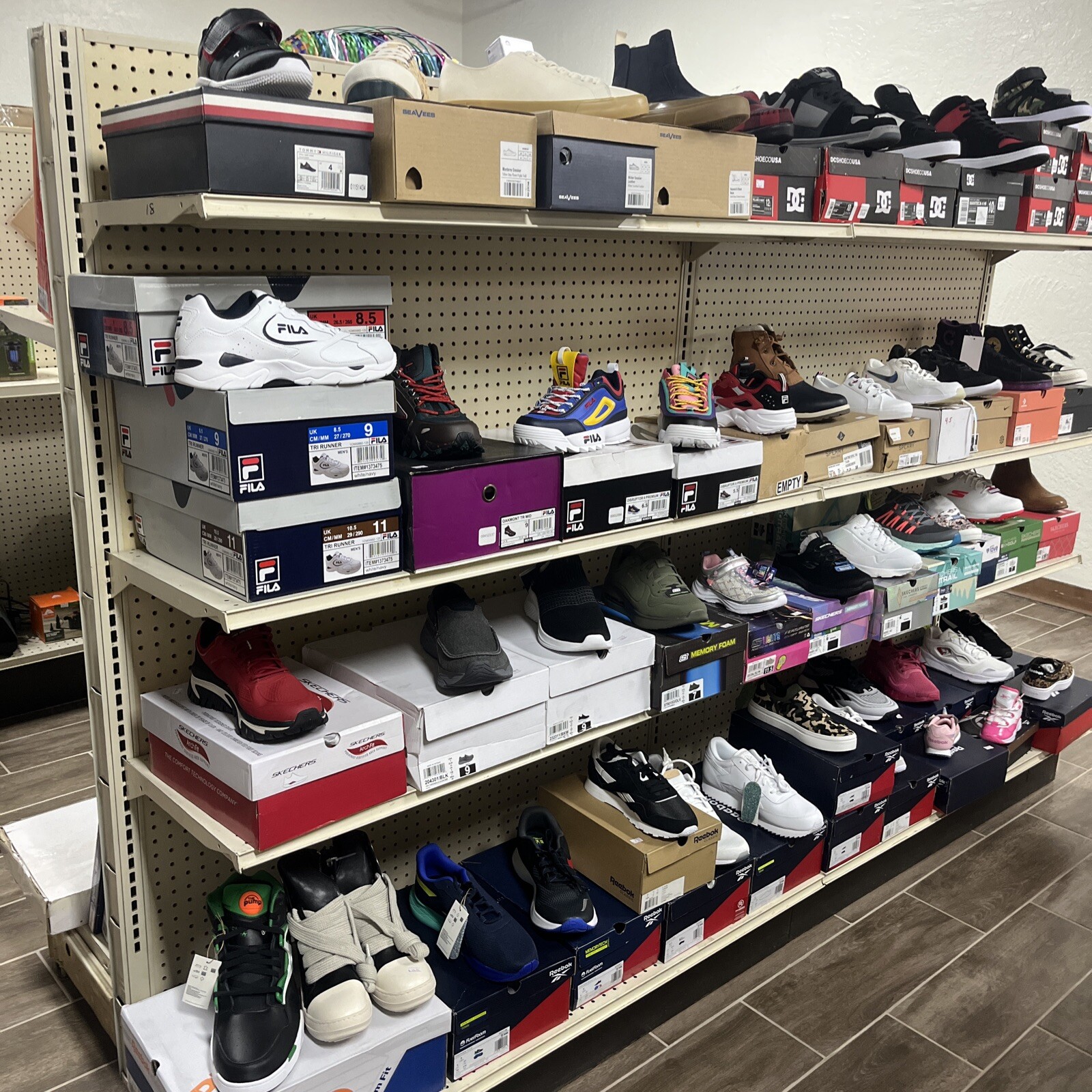 All Tenis On Existen Are 20% Off Just Asking Your Favorite And If Is Available.
