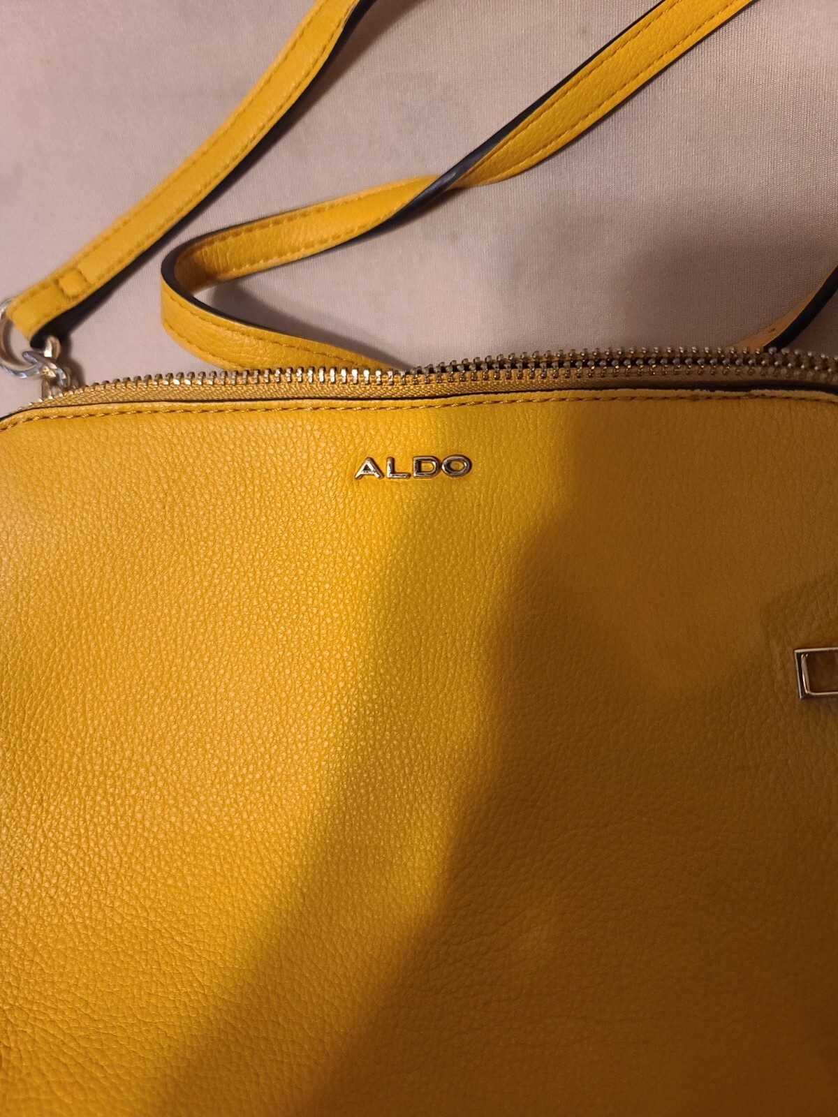Aldo Leather Handbag Purse Yellow Bag Shoulder Handbag Small 10x7x3. Crossbody