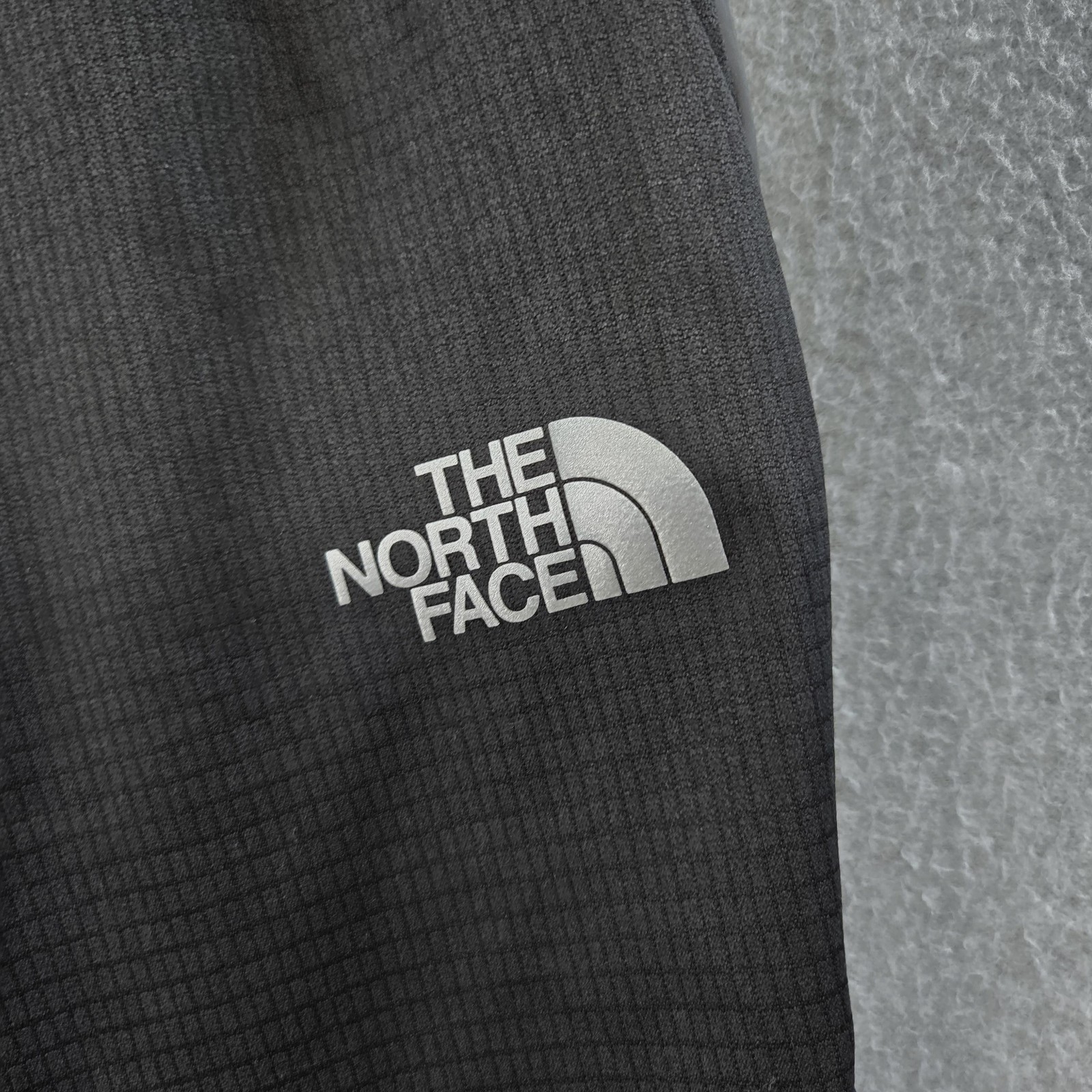 The North Face Shorts Mens L Black Fleece Polyester Elastic Waist 10in
