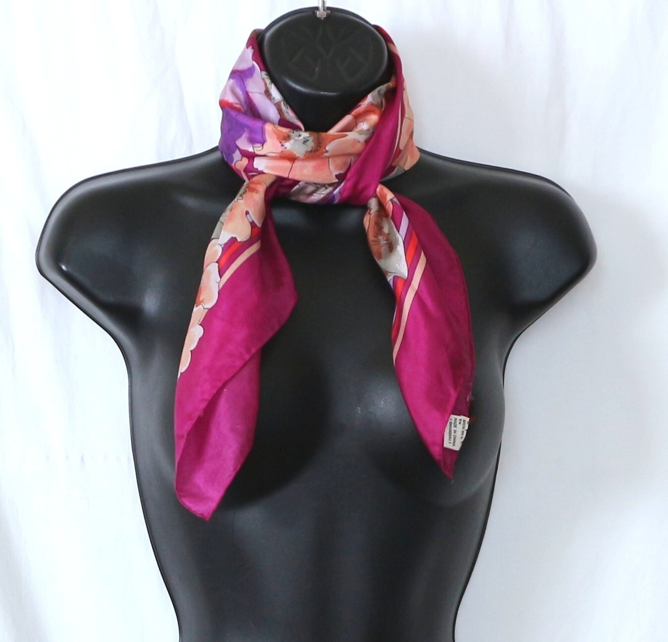 UNBRANDED SHANGHAI CHINA Large Floral Silk Scarf 32 X 32 EXC