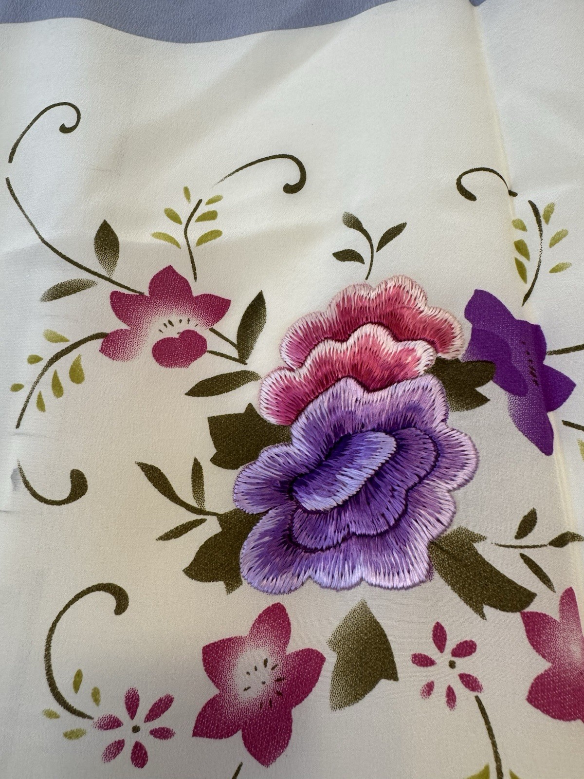 SILK Large Floral Scarf 40×40 Inches Embroidered Gray Purple White Stunning