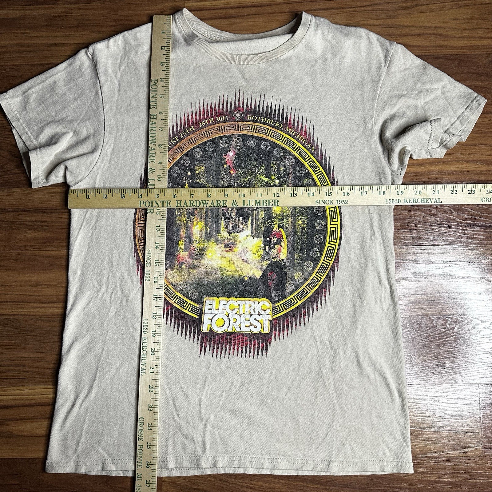 Electric Forest 2015 Shirt Mens Medium EDM Festival Skrillex String Cheese DJ