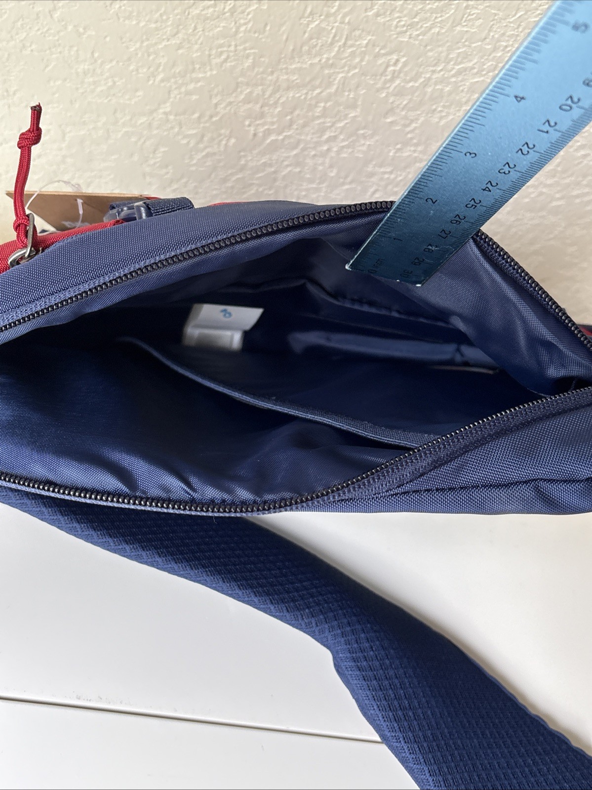 Patagonia Atom 8L Classic Red/ Blue Crossbody Sling Bag Backpack Hiking Travel