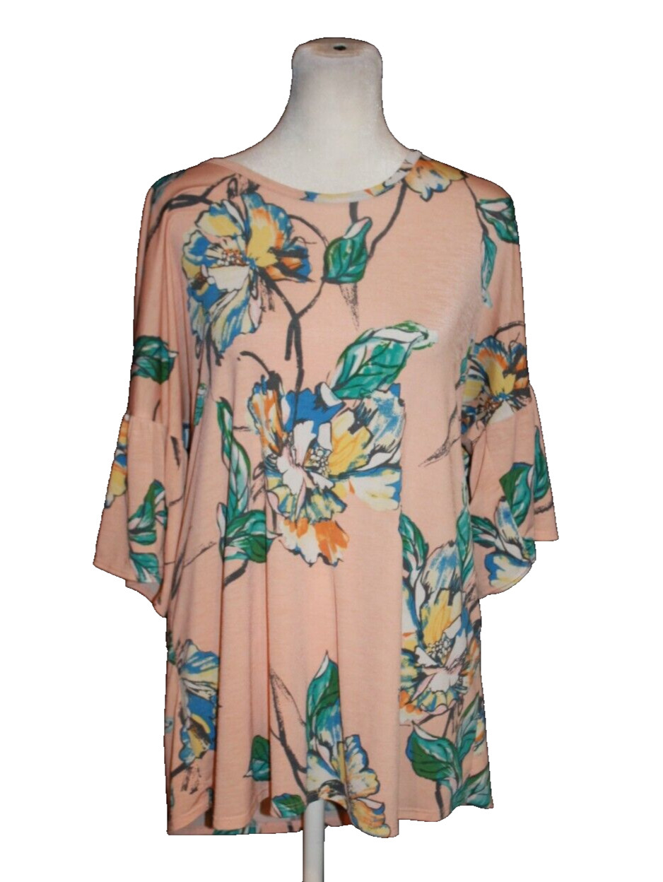 Lime n Chili Womens Top Shirt Size M Peach W/ Blue Green Flowers 1/2 Sleeve