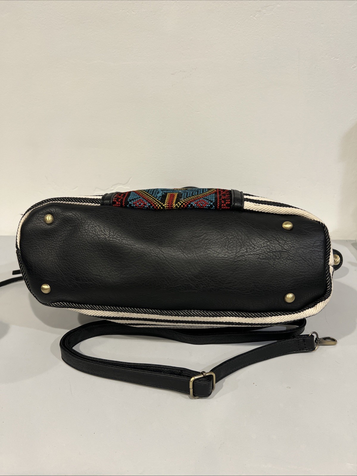 LACONA Aztec & Stripe Boho Tassel Leaf Charm Embroidered Canvas Purse