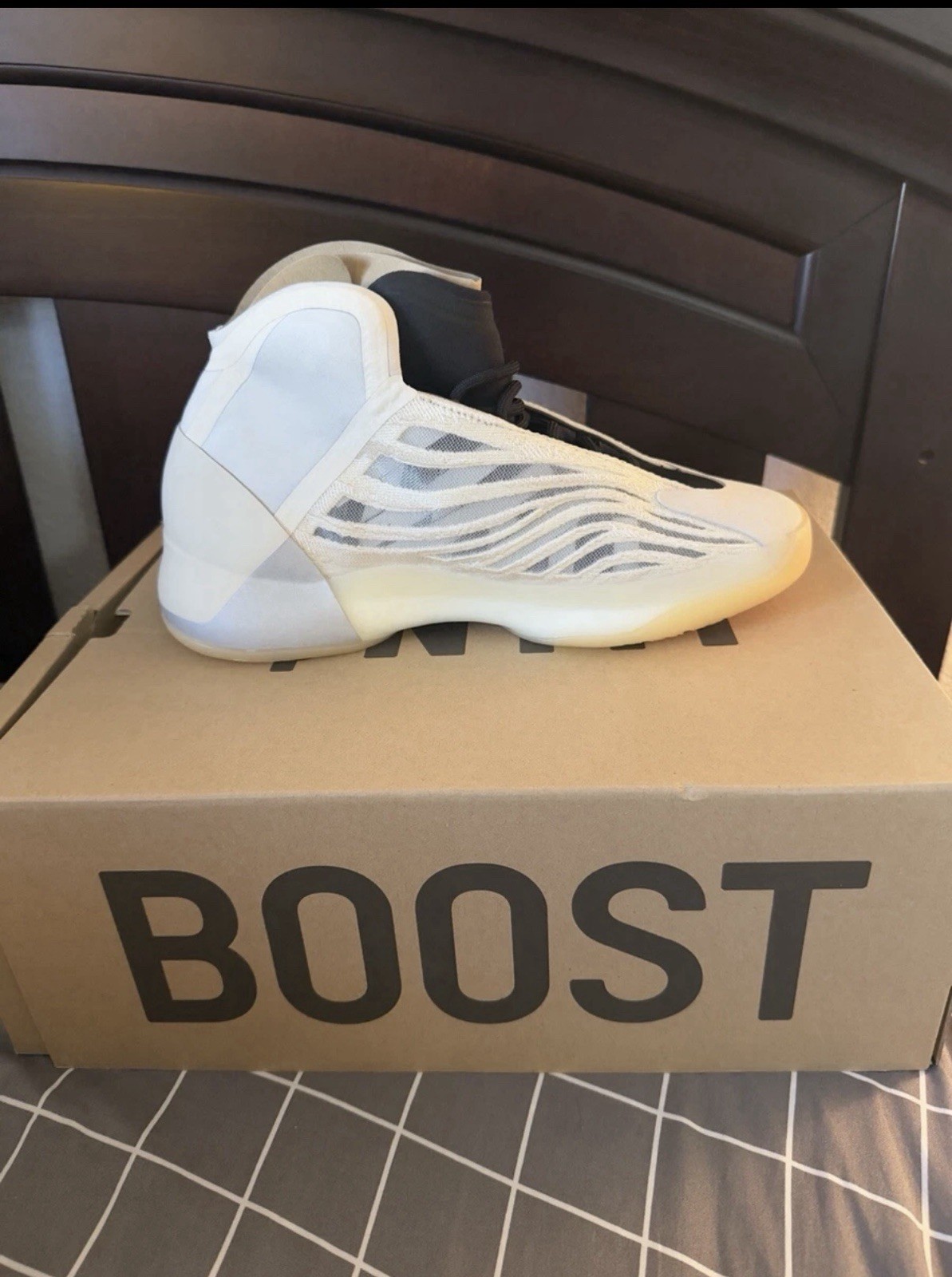 Adidas Yeezy QNTM Men’s Mist Slate Size 9.5 Brand New Never Worn In Box