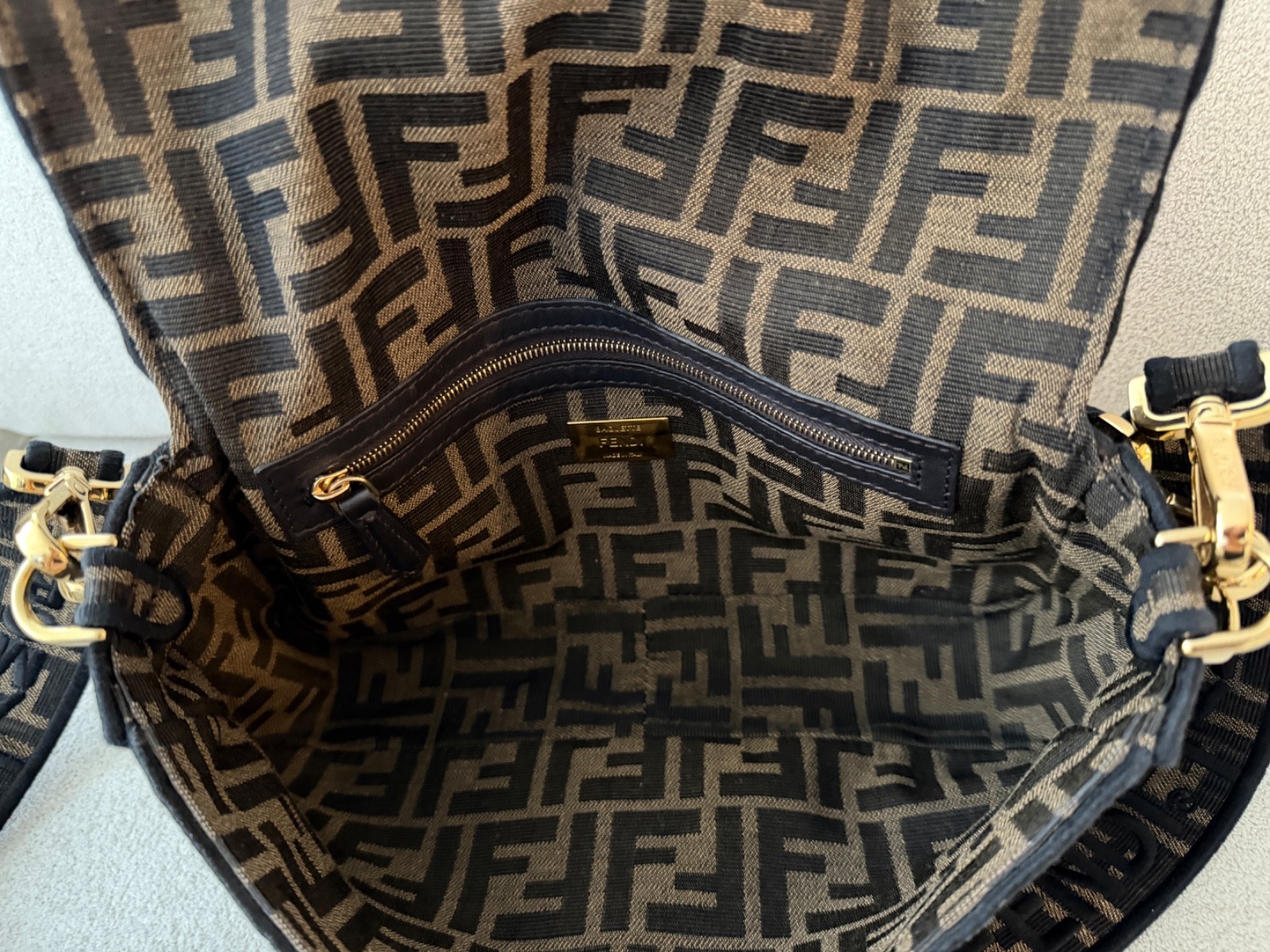 FENDI Baguette Bag – Tobacco brown FF jacquard fabric bag