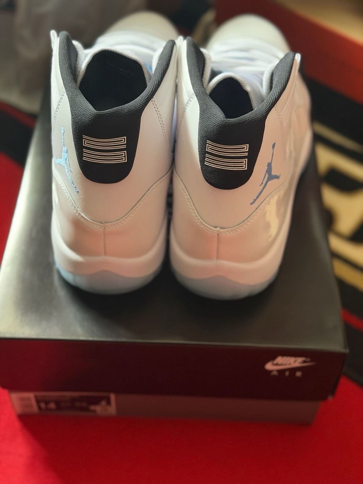 Jordan 11 Retro Legend Blue