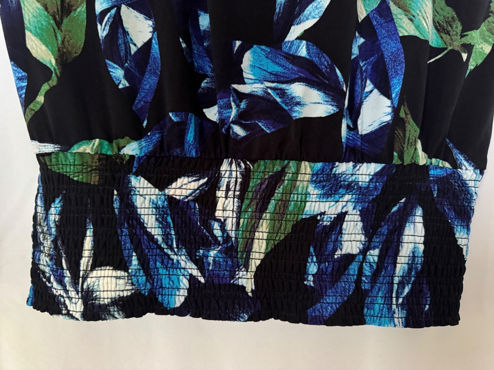 White House Black Market Cross Front Halter Top Elena Leaf Blk Tropical Print SM