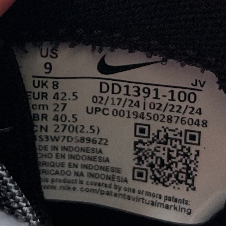 Nike Dunk Low Retro White Black Panda Sneaker DD1391-100 Men’s 9 MISSING IN SOLE