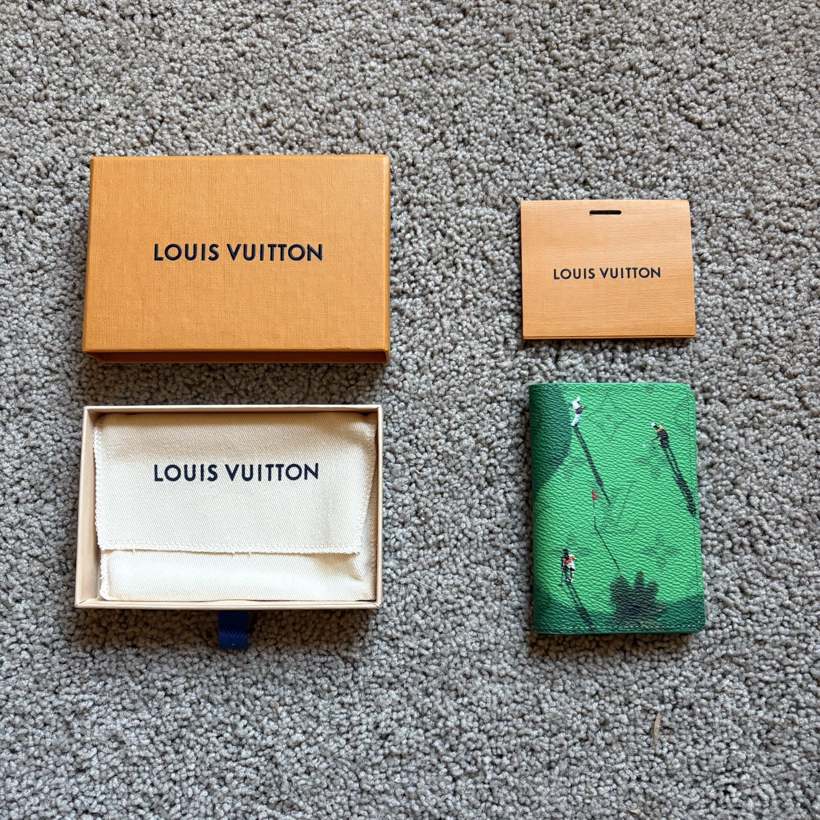 LOUIS VUITTON Colored Monogram Card Bag Unisex 3×0.3×4.3 in