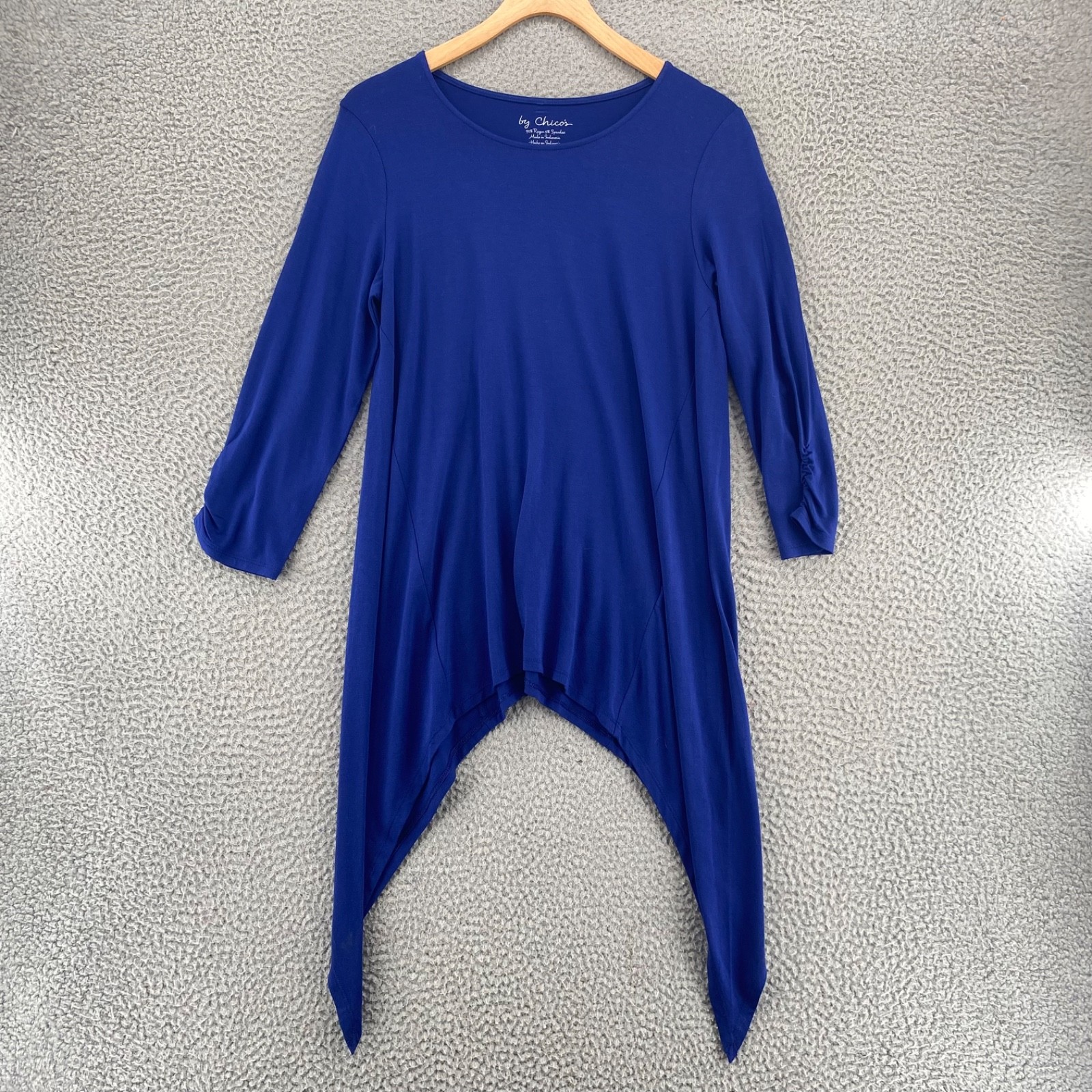 Chicos Top Womens 0 US Small Blue 3/4 Ruched Sleeve Stretch Knit Shark Bite Hem