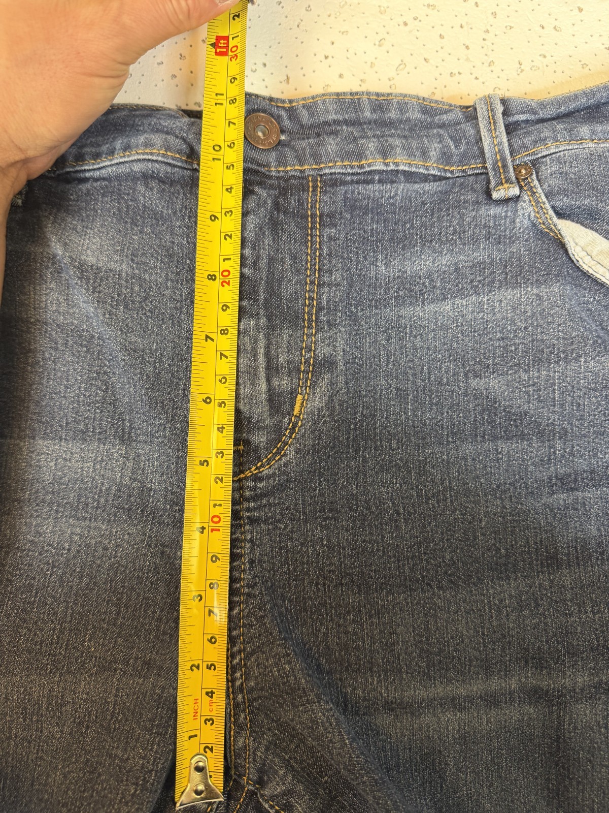 Signature by Levi Strauss Modern Straight Jeans Women’s 20M Medium Wash Stretch