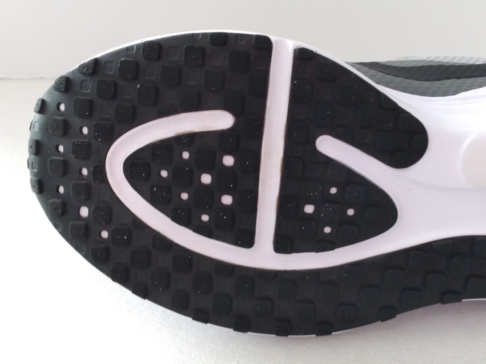 Nike Revolution 8 HJ9198-004 Light Smoke Grey Black Men’s 10 Athletic Sneakers
