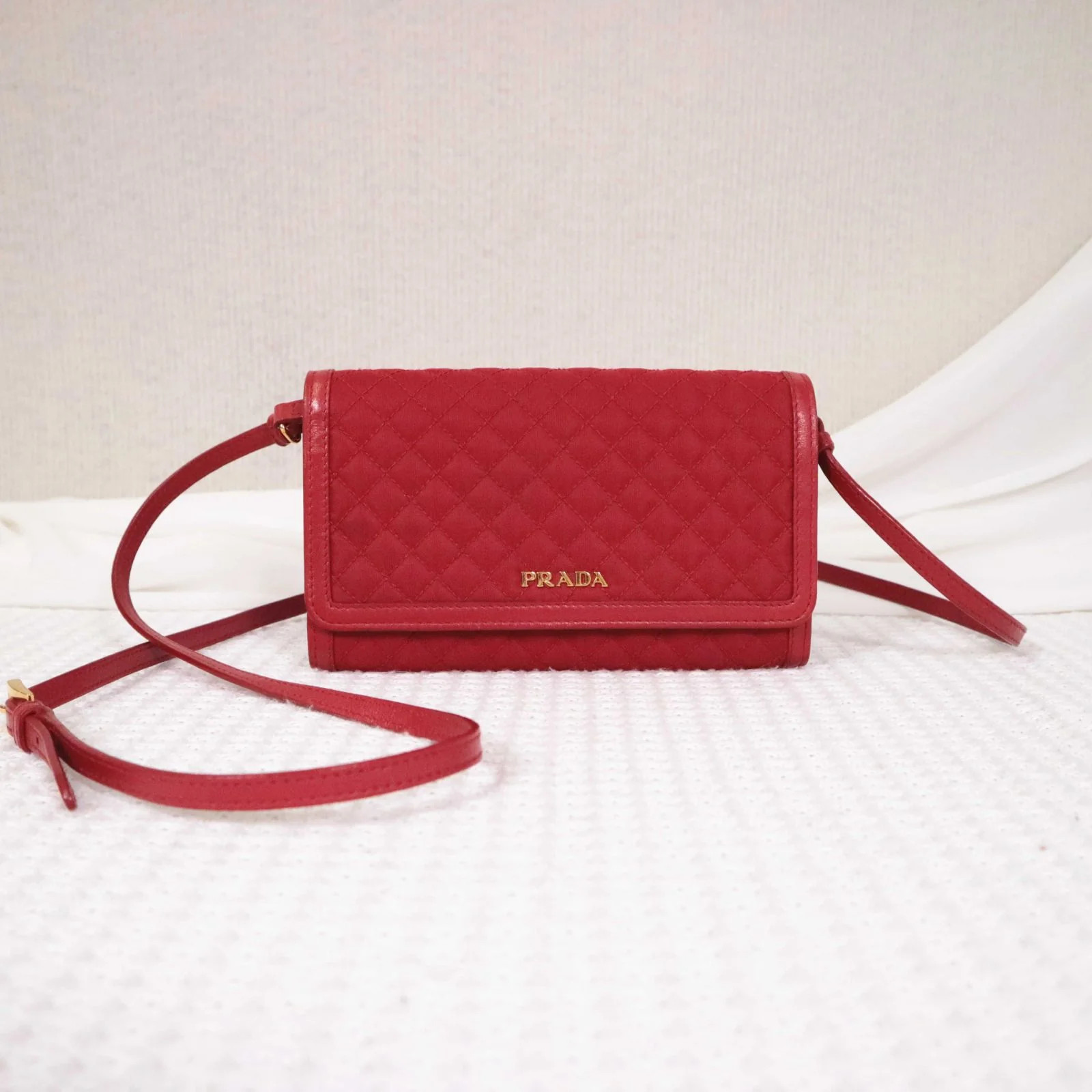 Prada Wallet On Chain Woc Red Tessuto Nylon Calfskin (mm042926f7r)