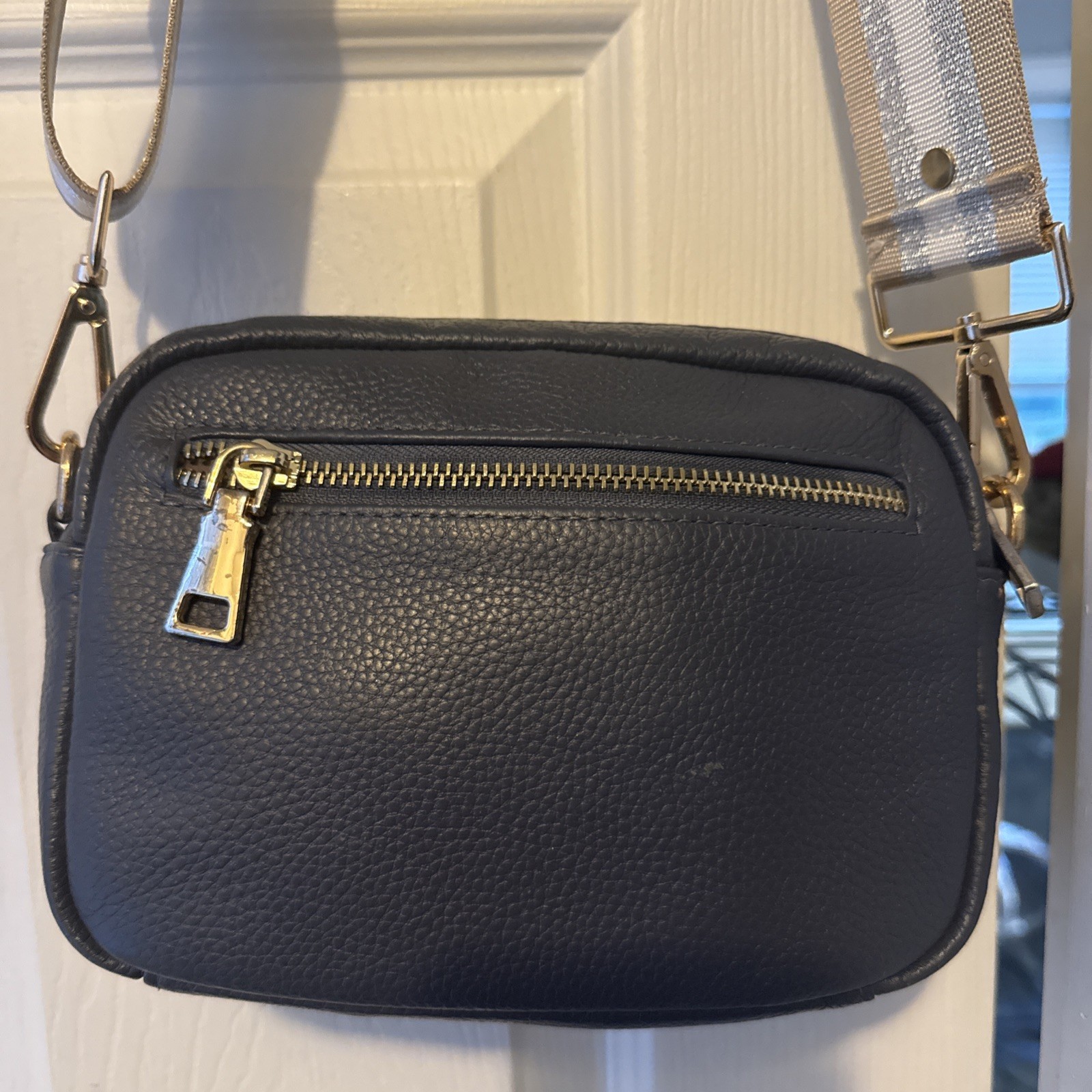 Pom Pom London Original City Crossbody Bag In Blue/Purple color With 2 straps!