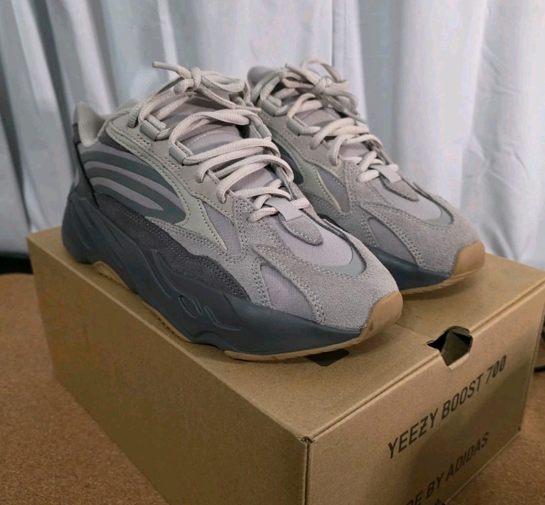 Adidas Yeezy Boost 700 V2 7.5 Tephra Gray Suede Low Top Sneakers FU7914