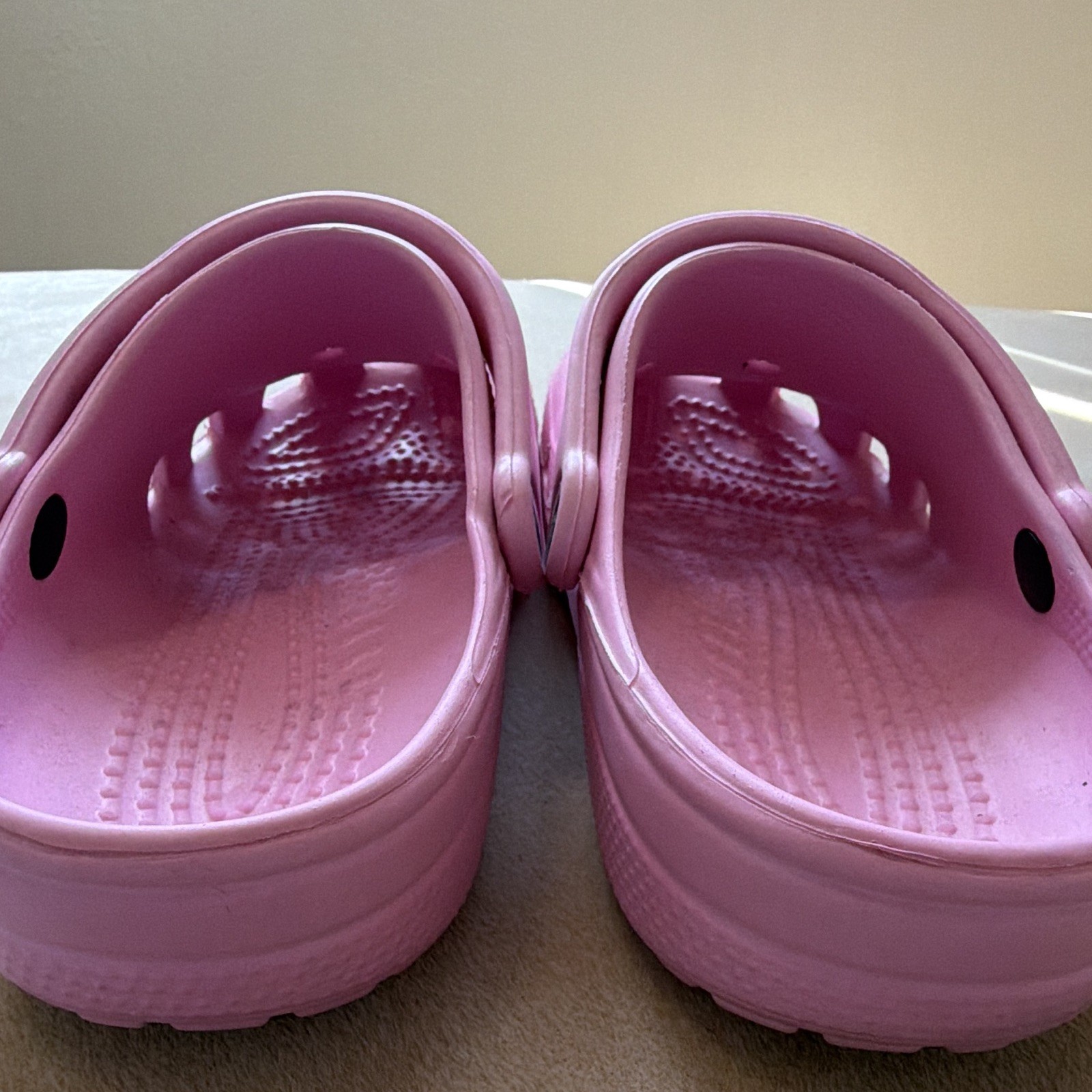 Crocs Classic Unisex Kids Pink Clog Slip On Strap Logo US 6 UK 5 AU 5
