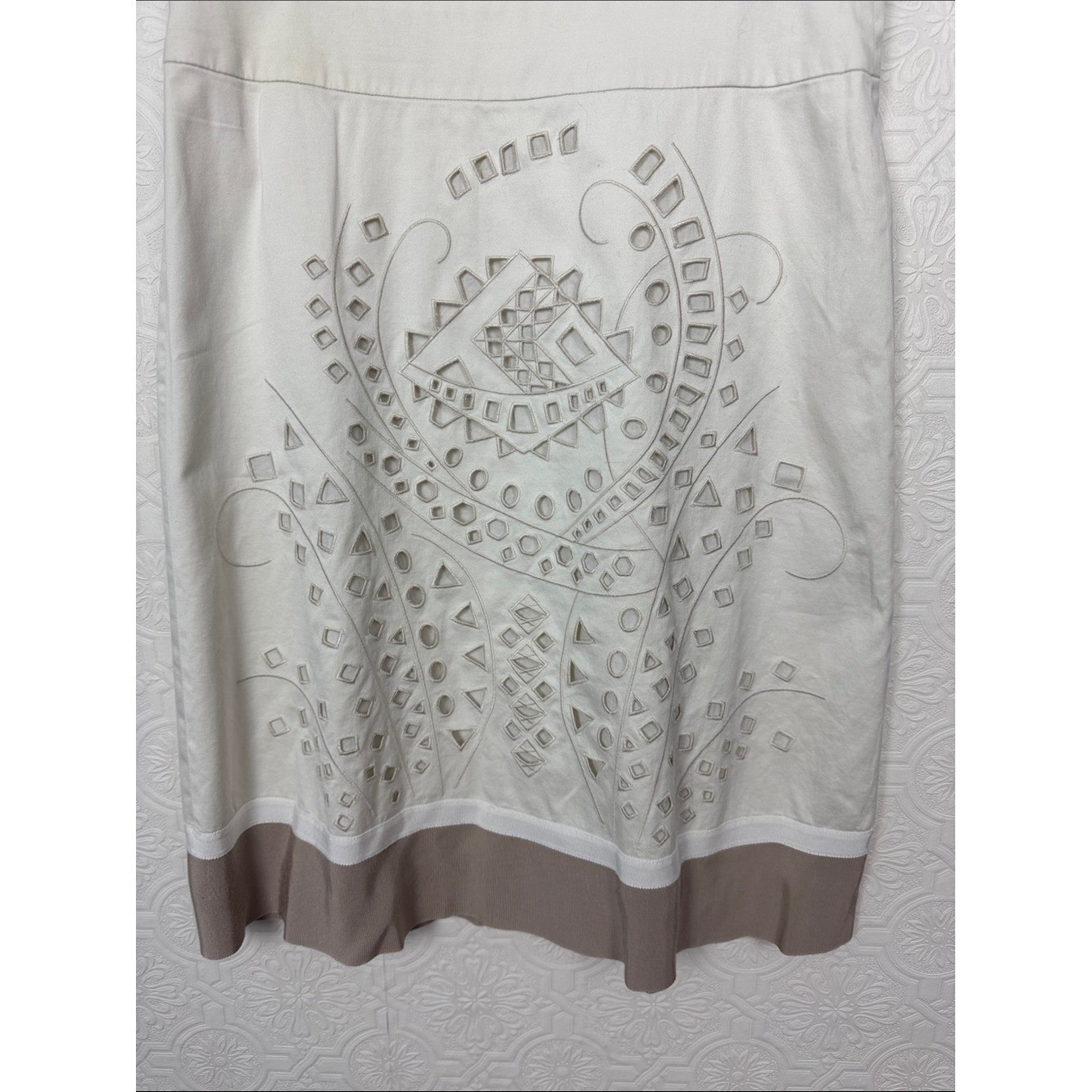 Lafayette 148 New York White Embroidered Sheath Dress Size 4 Career Cocktail