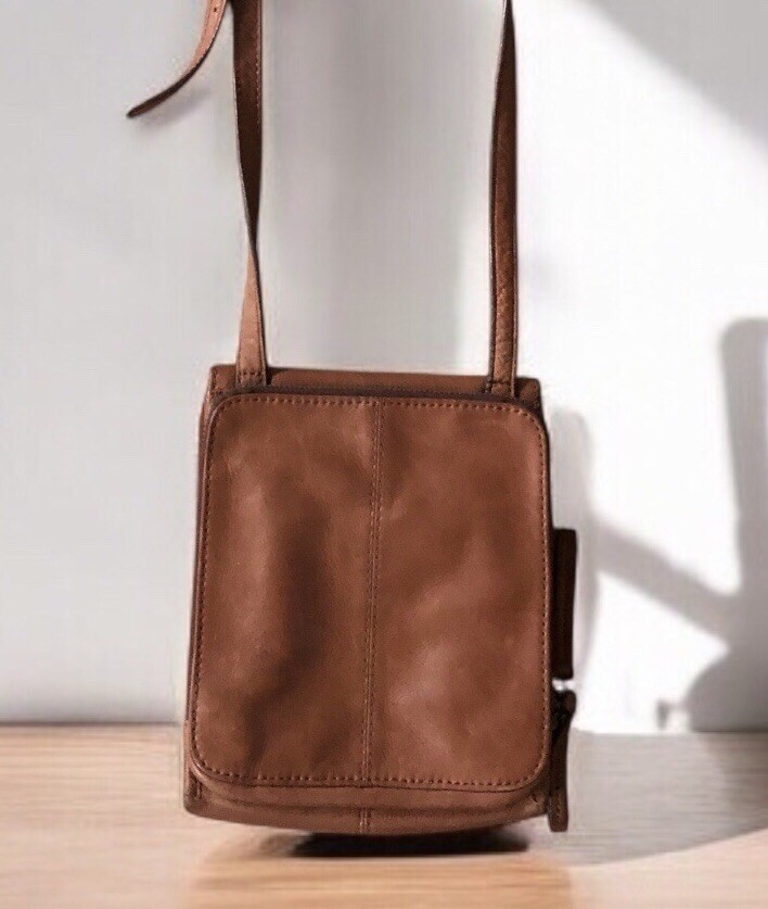 American Leather Co. Brandy RFID Leather Crossbody Kansas Smooth Small