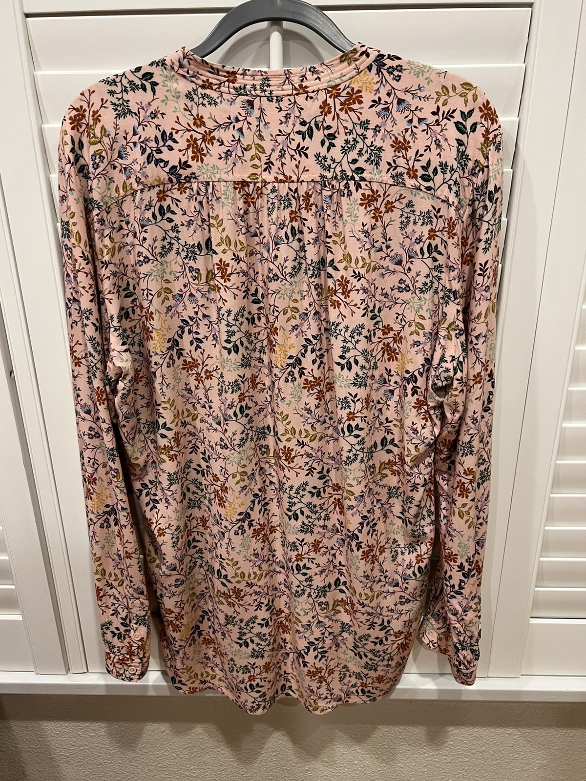 Sundance Popover Pink Floral Blouse XL Lightweight 100% Rayon Pleated Buttons