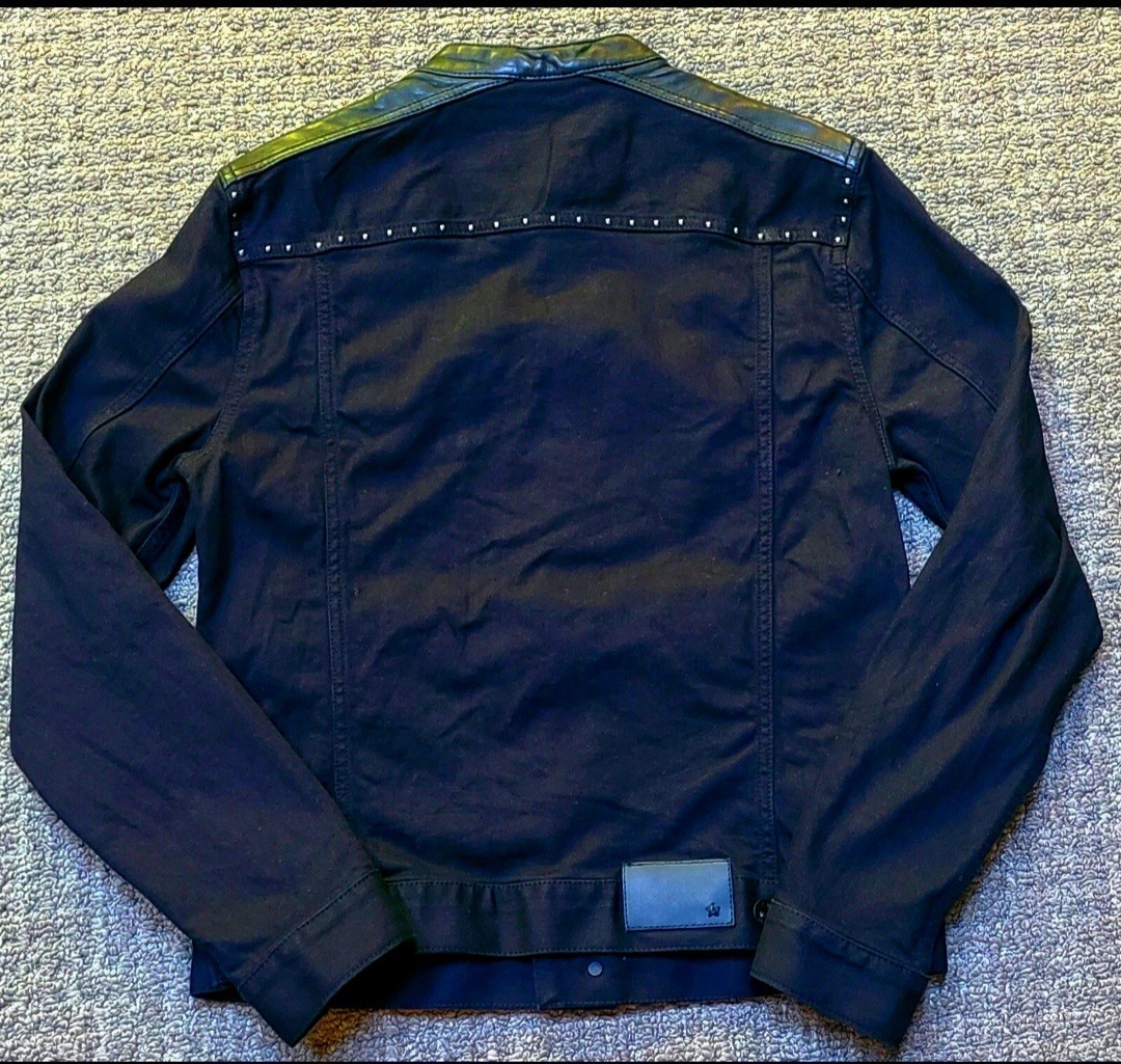 NEW JOHN VARVATOS BLACK DENIM LAYNE TRUCKER JACKET WITH LEATHER ACCENTS – SMALL