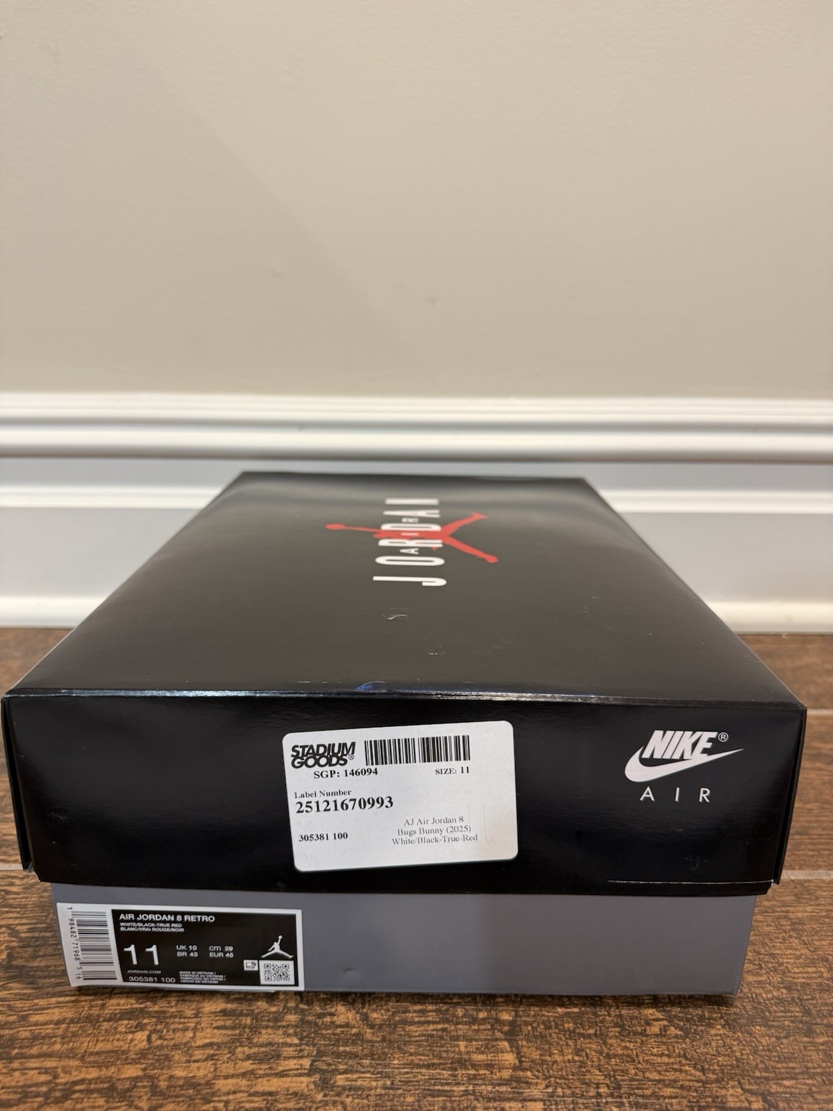 Size 11 – Air Jordan 8 Retro 2025 Bugs Bunny