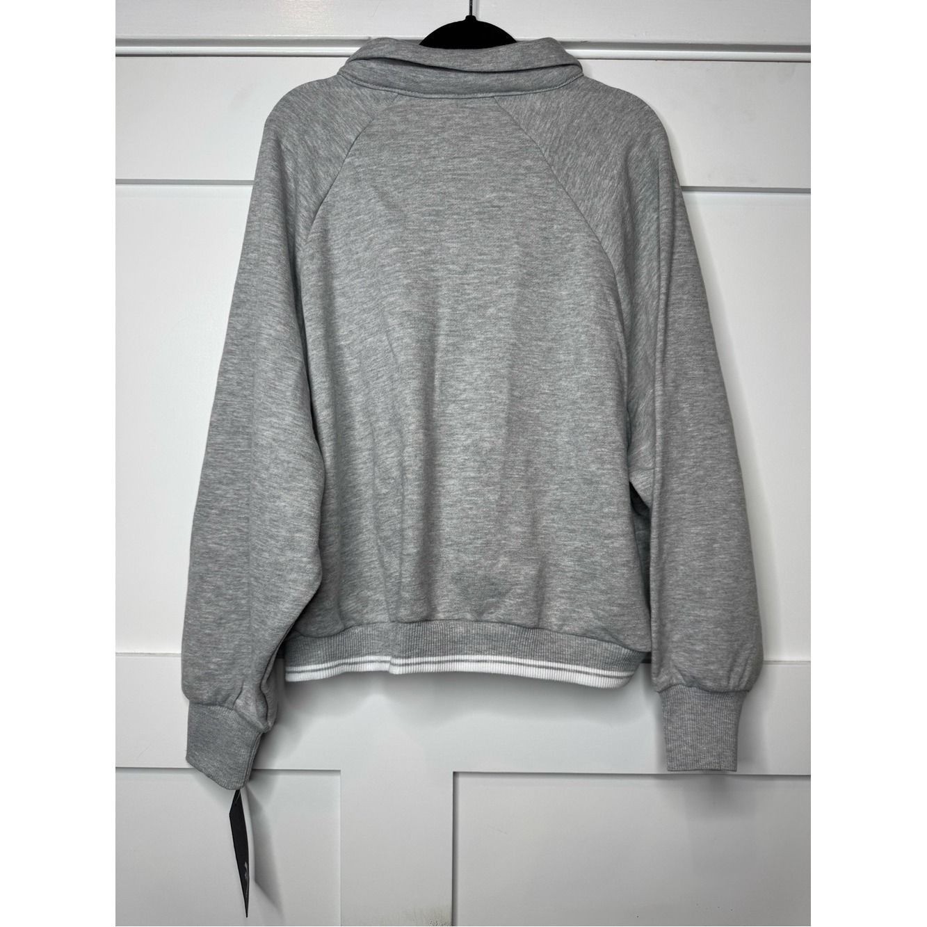 NWT girls Large 10/12 Converse Light Gray Quarter-Zip Pullover with Collar