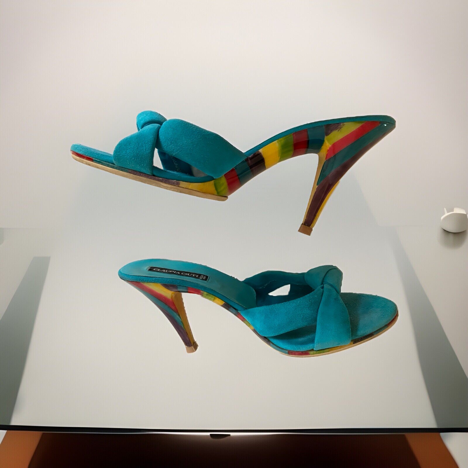 C.2005 Claudia Ciuti Nova Turquoise Suede Slide – Size 7