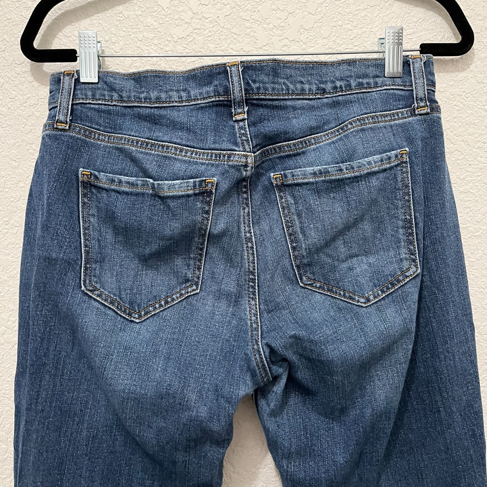 Old Navy Boyfriend Straight Cuffed Crop Capri Jeans Medium Wash Distressed Sz 2