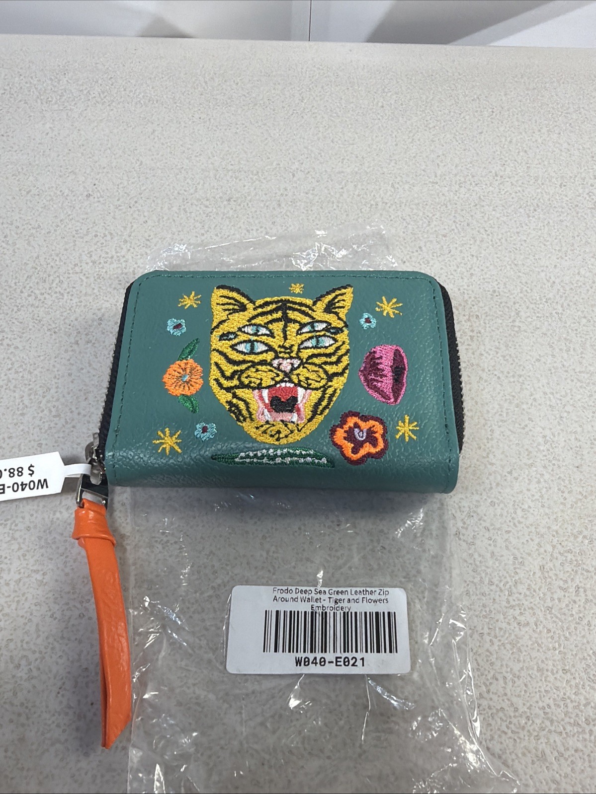 Min & Mon Frodo Basil Green Leathe Zip Around Wallet HAPPY TIGER