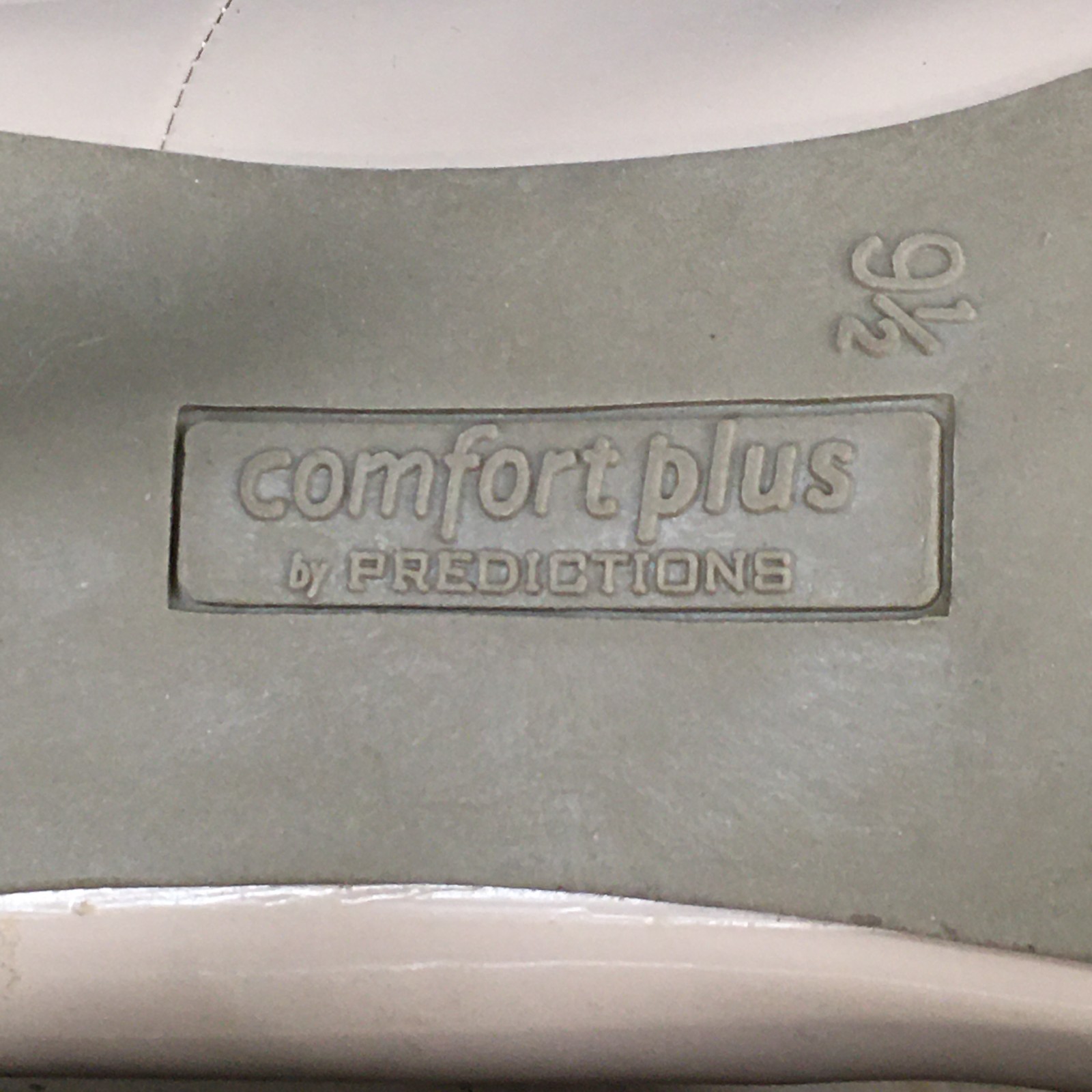 Comfort Plus by Predictions Heels Womens 9.5 Pumps Beige Patent Leather Casual