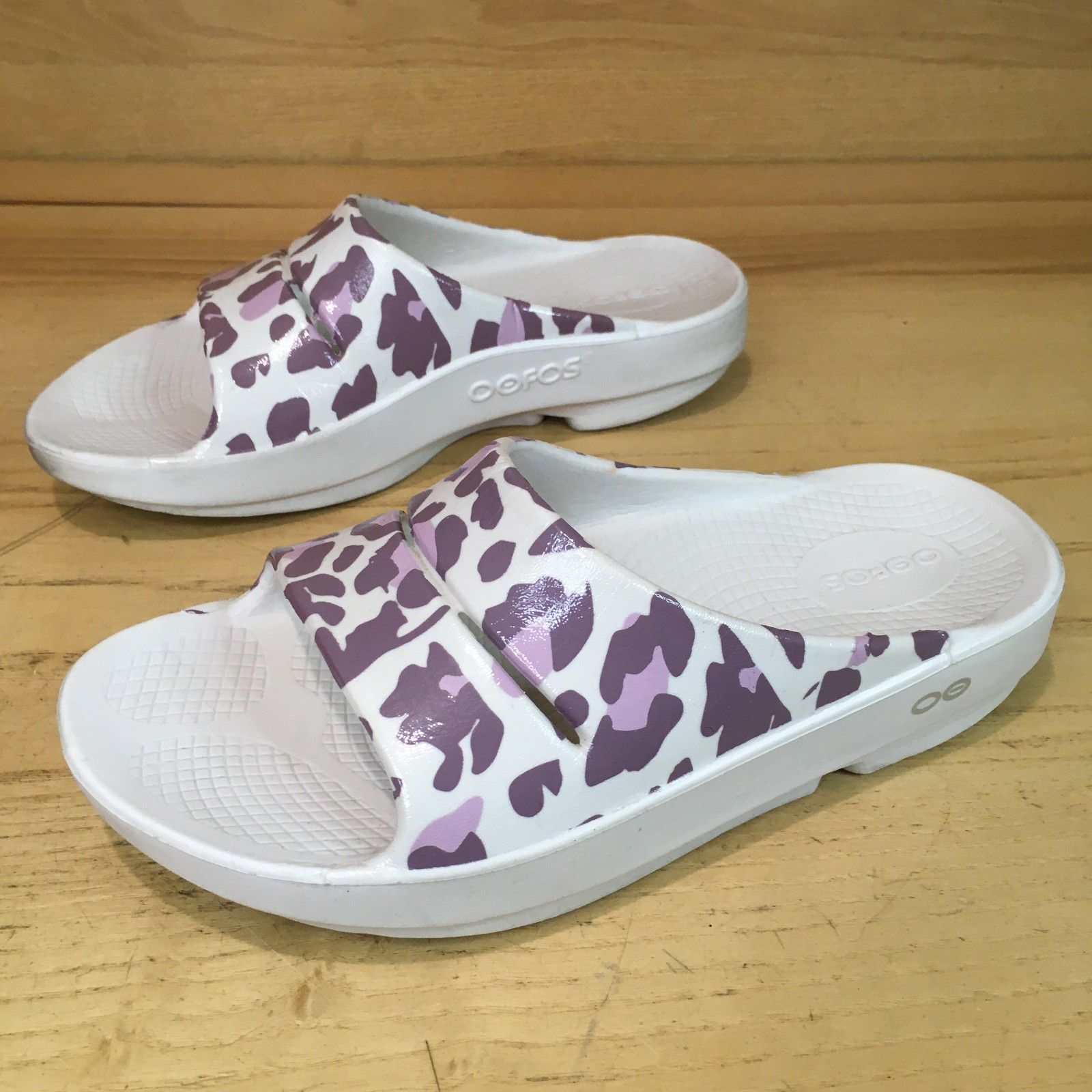 Oofos Ooahh Rose Leopard Comfort Sport Recovery Pink Slide Sandal Size W6 M4