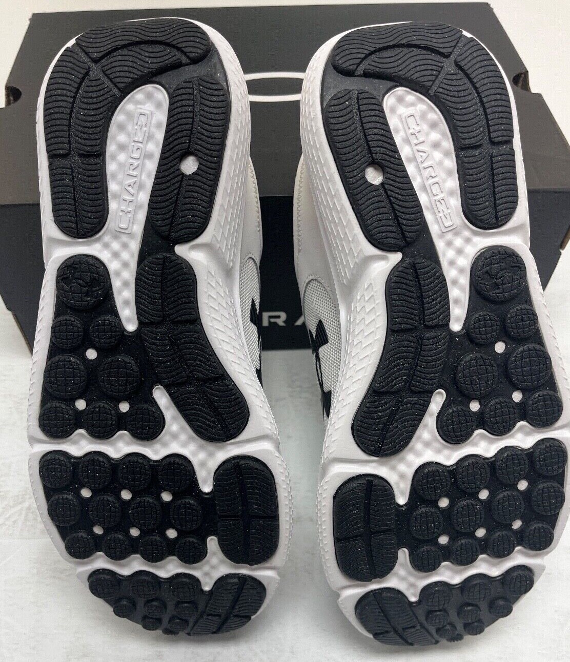 UNDER ARMOUR Men’s UA Charged Assert 10 White / Black 3026175-104 NWD Free Ship
