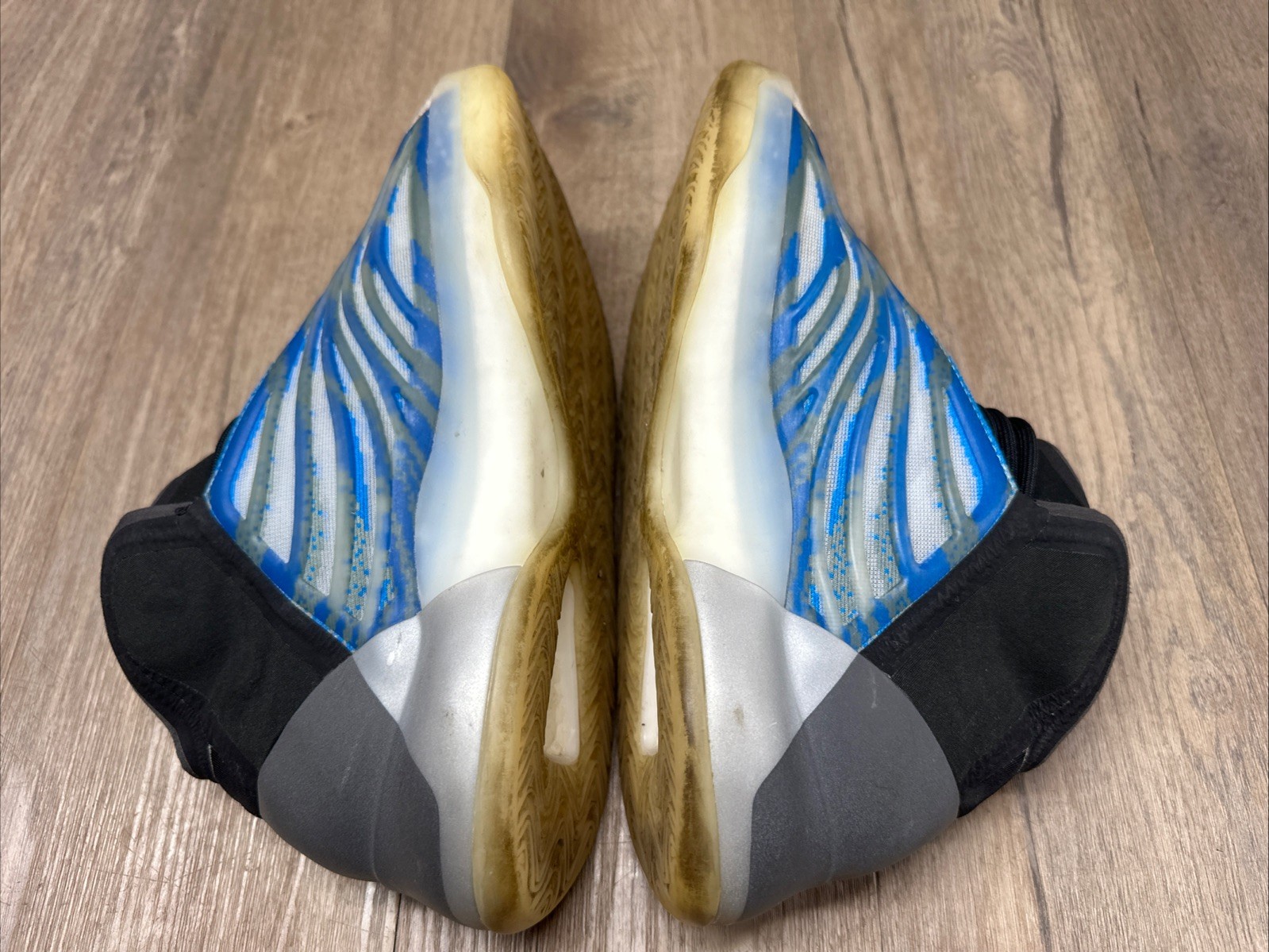 Men’s Size 7 – adidas Yeezy Quantum Frozen Blue *RARE*
