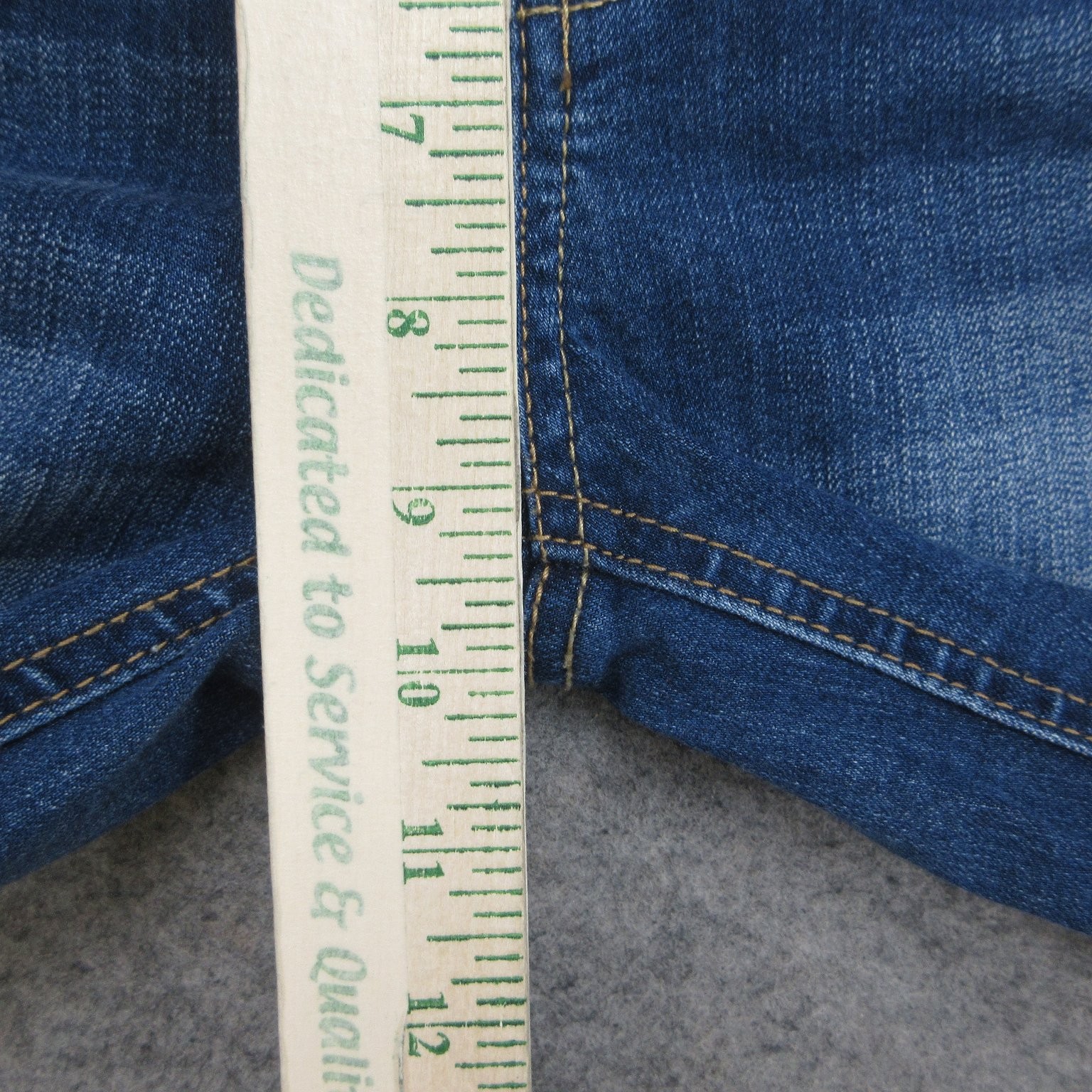 WALLFLOWER Jeans Women’s 6/7 Medium Wash Distressed Curvy Stretch Raw Hem