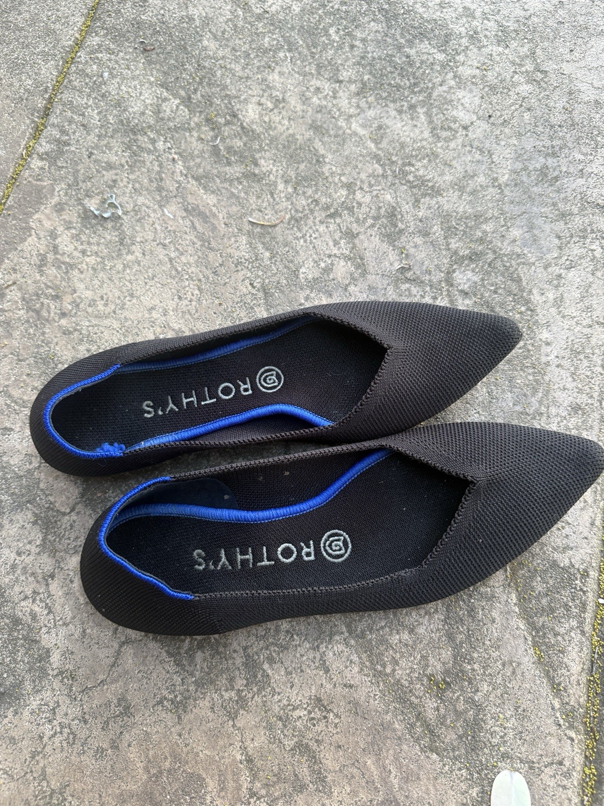 Rothy’s Women’s Size 8 Pointed Toe Knit Ballet Flats Black/Blue Trim