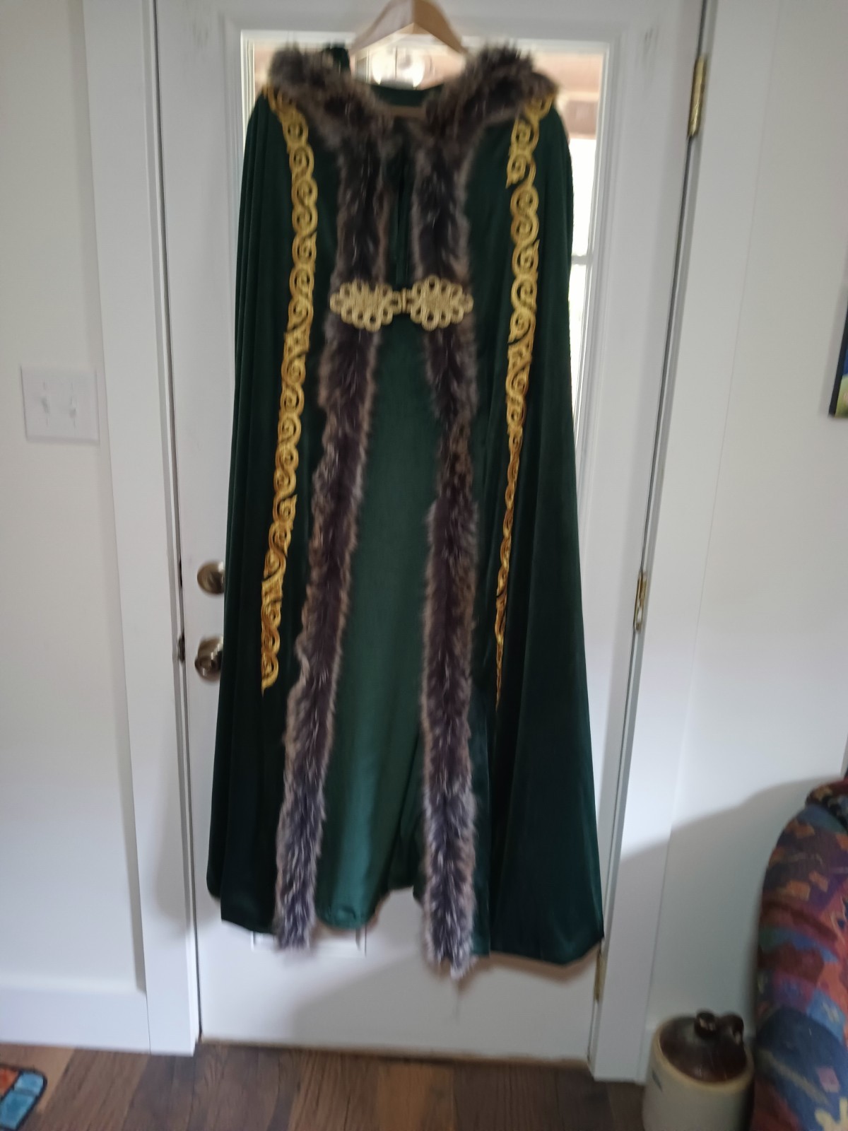 Santa Claus Cape ..One Size fits most. New. Elegant green, lined On both sides.